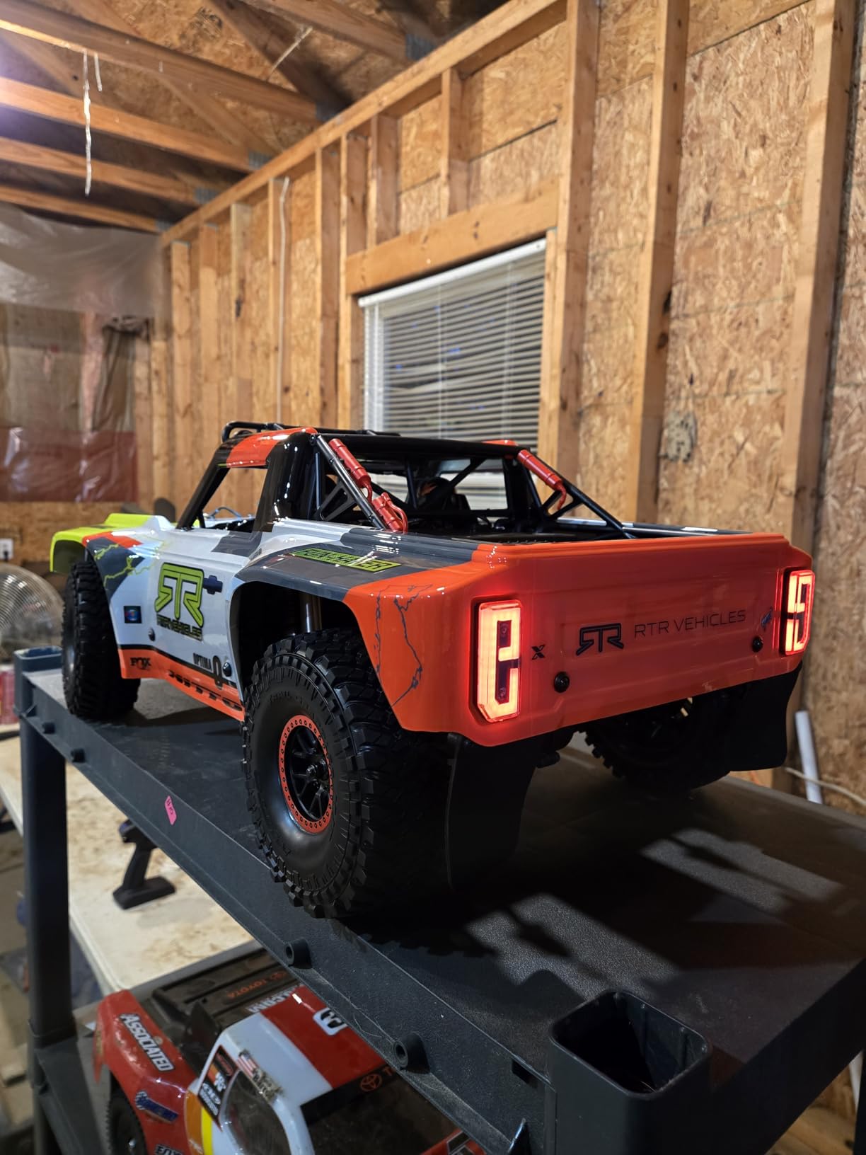 FMS 1/7 Ford Bronco RTR EB Fast RC Truck - Licensed by Ford & RTR Vehicles, 80km/h Short Course Truck, 4WD Brushless RC Car, CNC Metal Parts, Off-Road Rock Crawler 4x4 for Adults (2024 paint scheme) customer photo 2