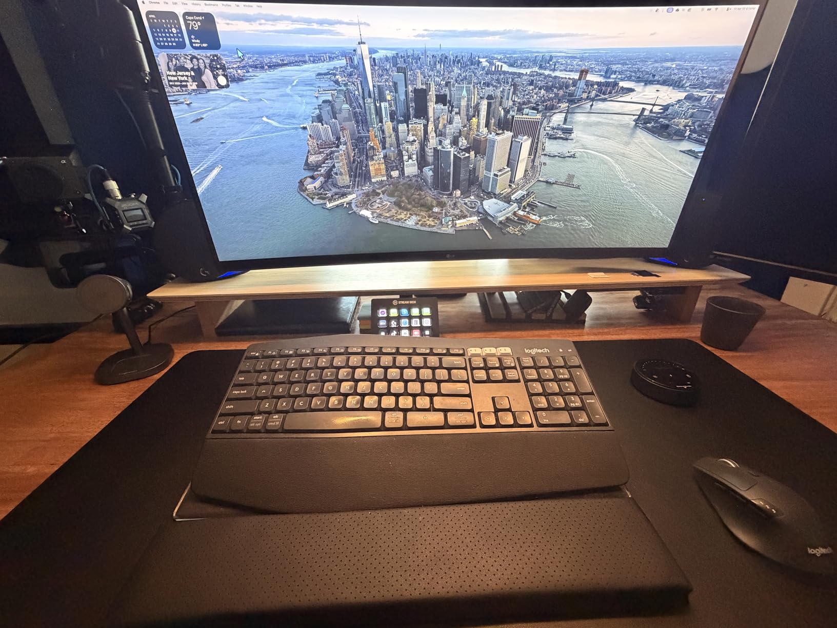 Aothia Faux Leather Desk Mat - Large Mouse Pad, Non-Slip PU Leather Blotter, Waterproof Writing Surface for Office and Home (Black, 47.2