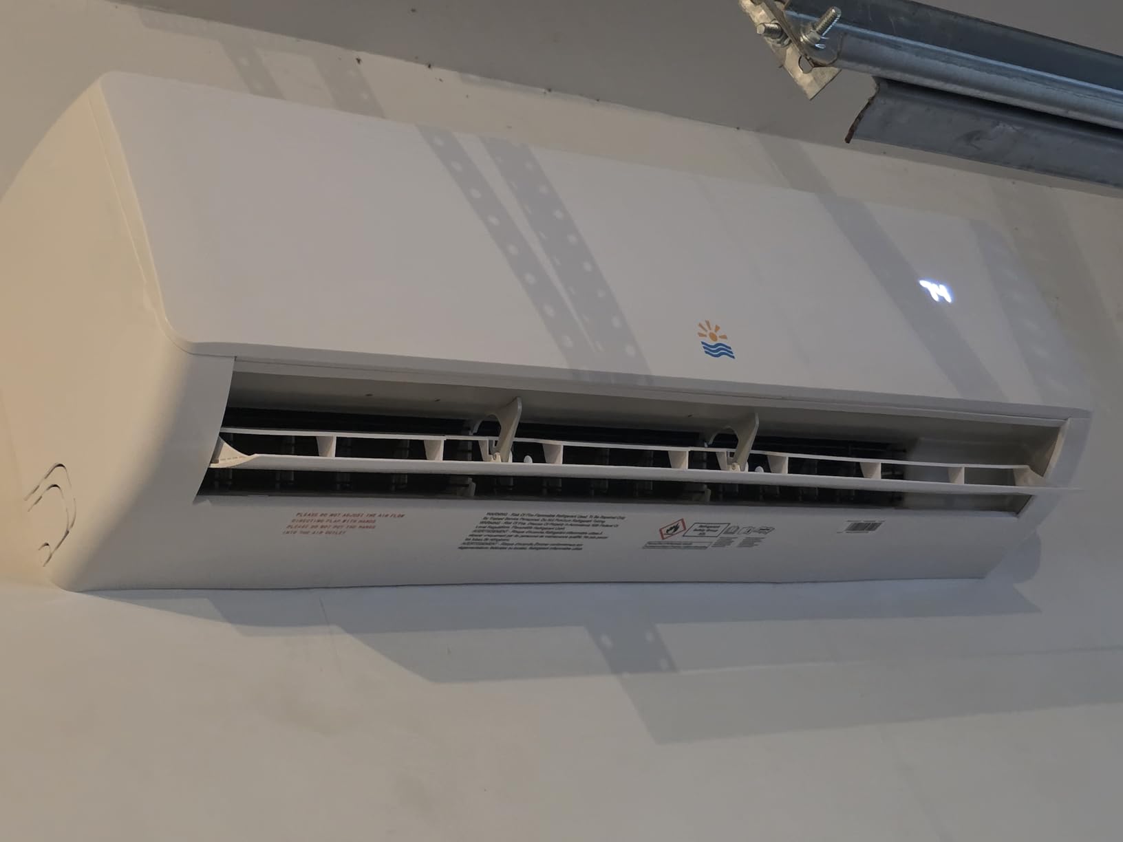 Mini Split AC/Heating System - 18000 BTU Mini Split AC Unit Inverter Heating and Cooling, 19 SEER2 230V Energy Efficient Ductless Air Conditioner Up to 1250sq.ft, Pre-charged System, Installation Kit customer photo 2