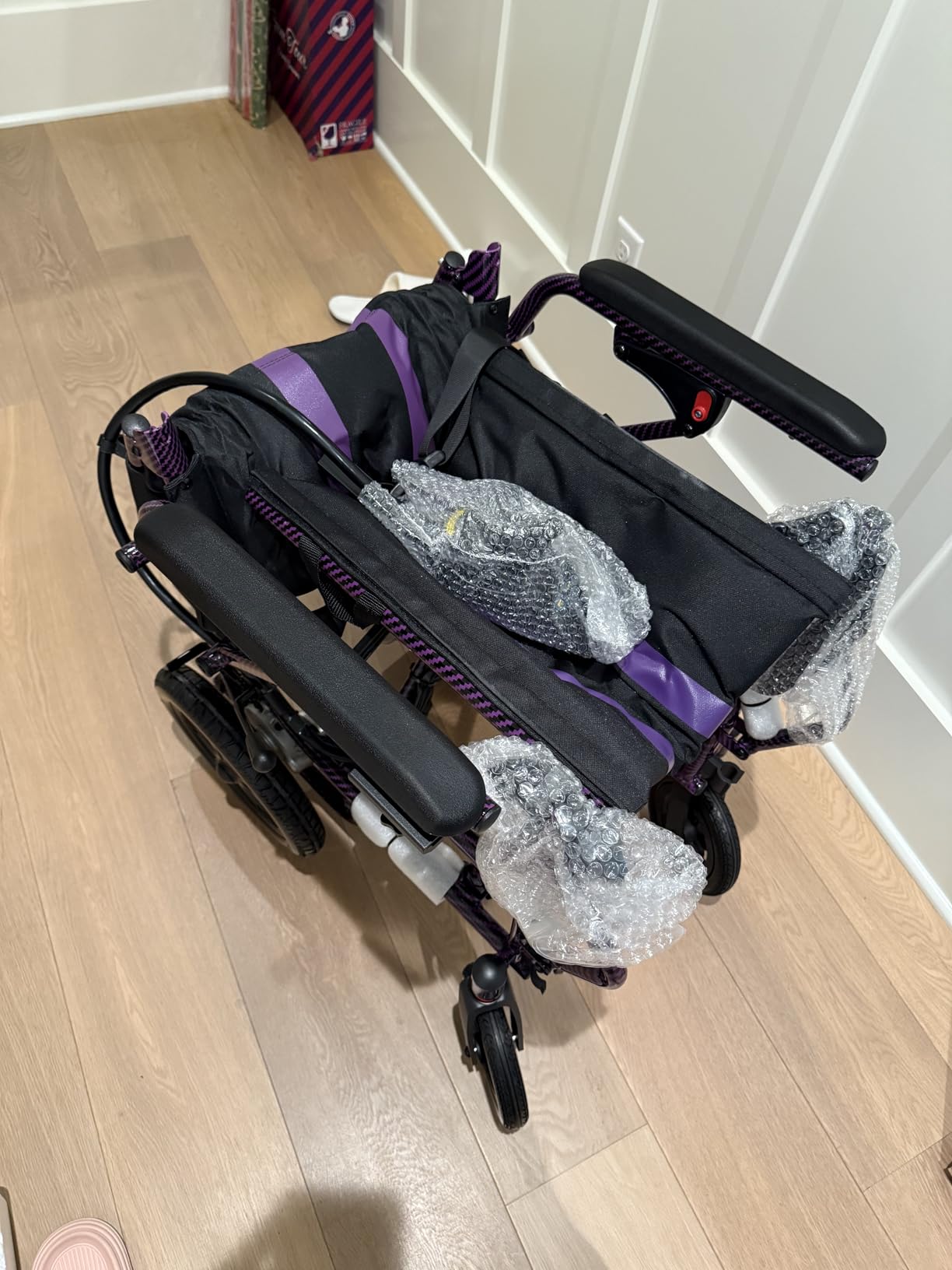 Lightweight Electric Wheelchairs for Adults, Foldable Wheelchair for Adults,360W Dual Motor Motorized Wheelchair with 15 Miles Long Travel Range, Maximum Speed 6KM/H, Support 286 lbs (Black) customer photo 1