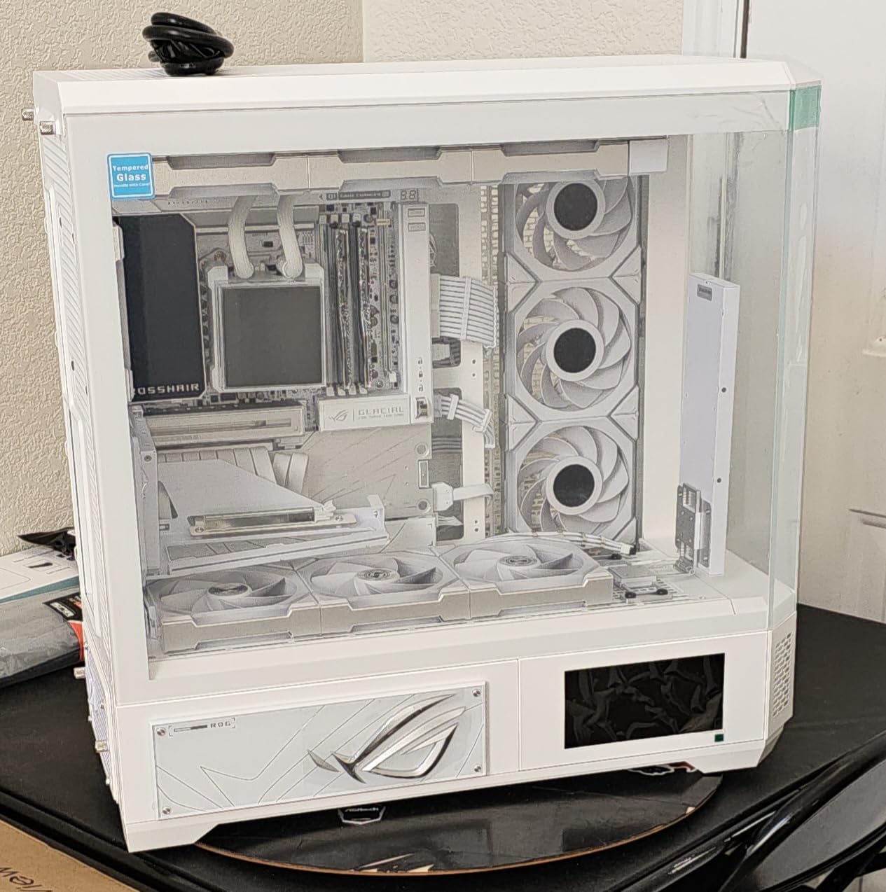 Thermaltake View 600 TG Full Tower, 420mm Radiator Support, 480mm GPU Clearance, Hidden Connector Support, Rotatable PCIe Slots, 220mm PSU Clearance, Black customer photo 1