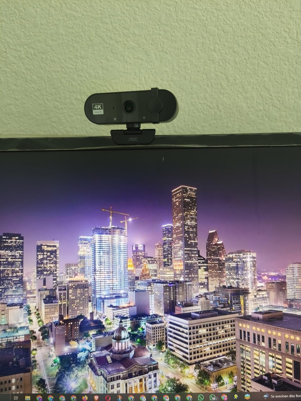 AOC 4k Webcam for PC with Microphone, Computer Camera with Noise Cancellation, Privacy Cover, 99° FOV, Plug & Play USB Webcam for Streaming customer photo 1
