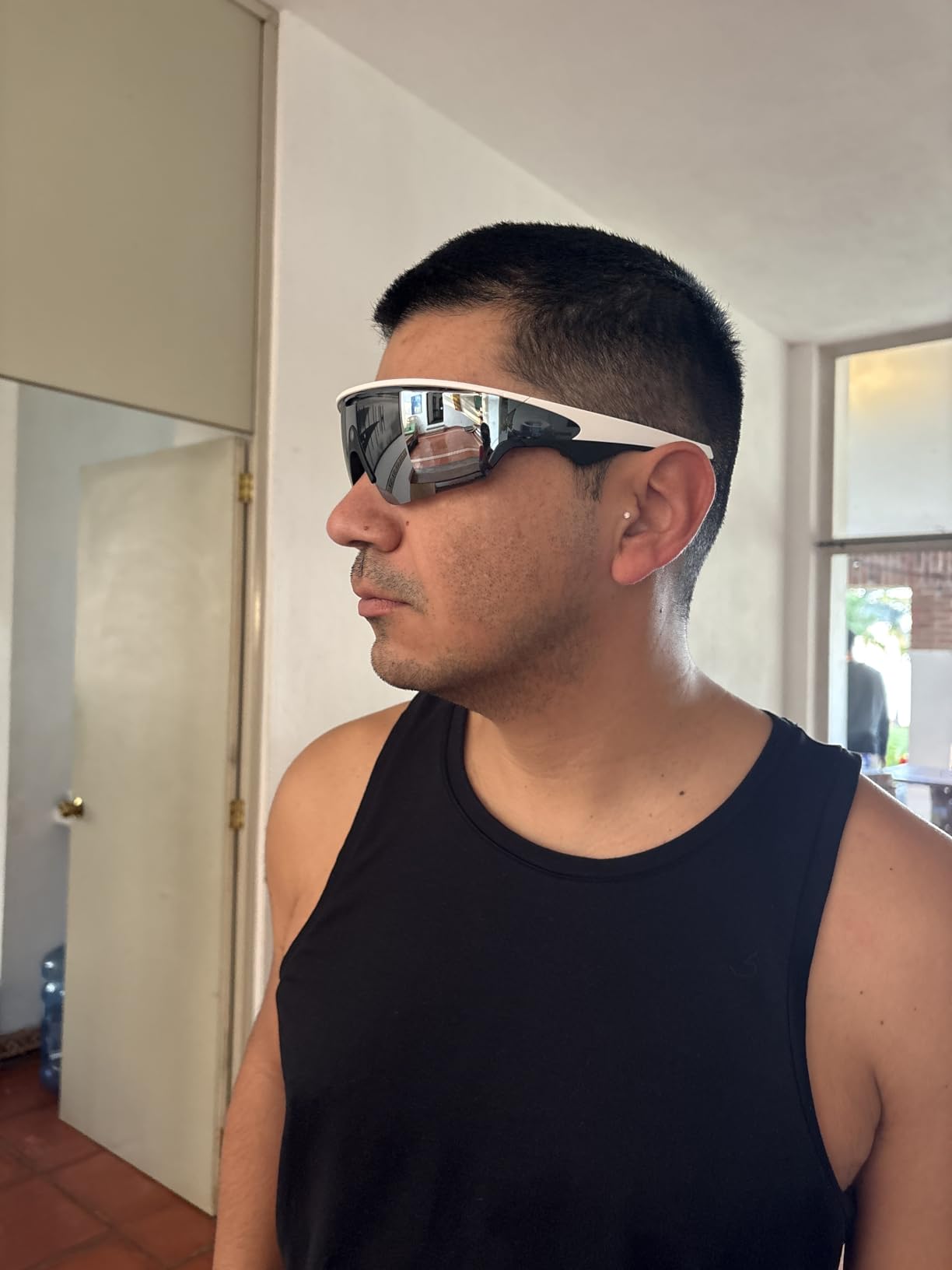 Oakley | Meta Vanguard with Meta AI, Audio, Photo, Video Compatibility - White, Prizm Black customer photo 1