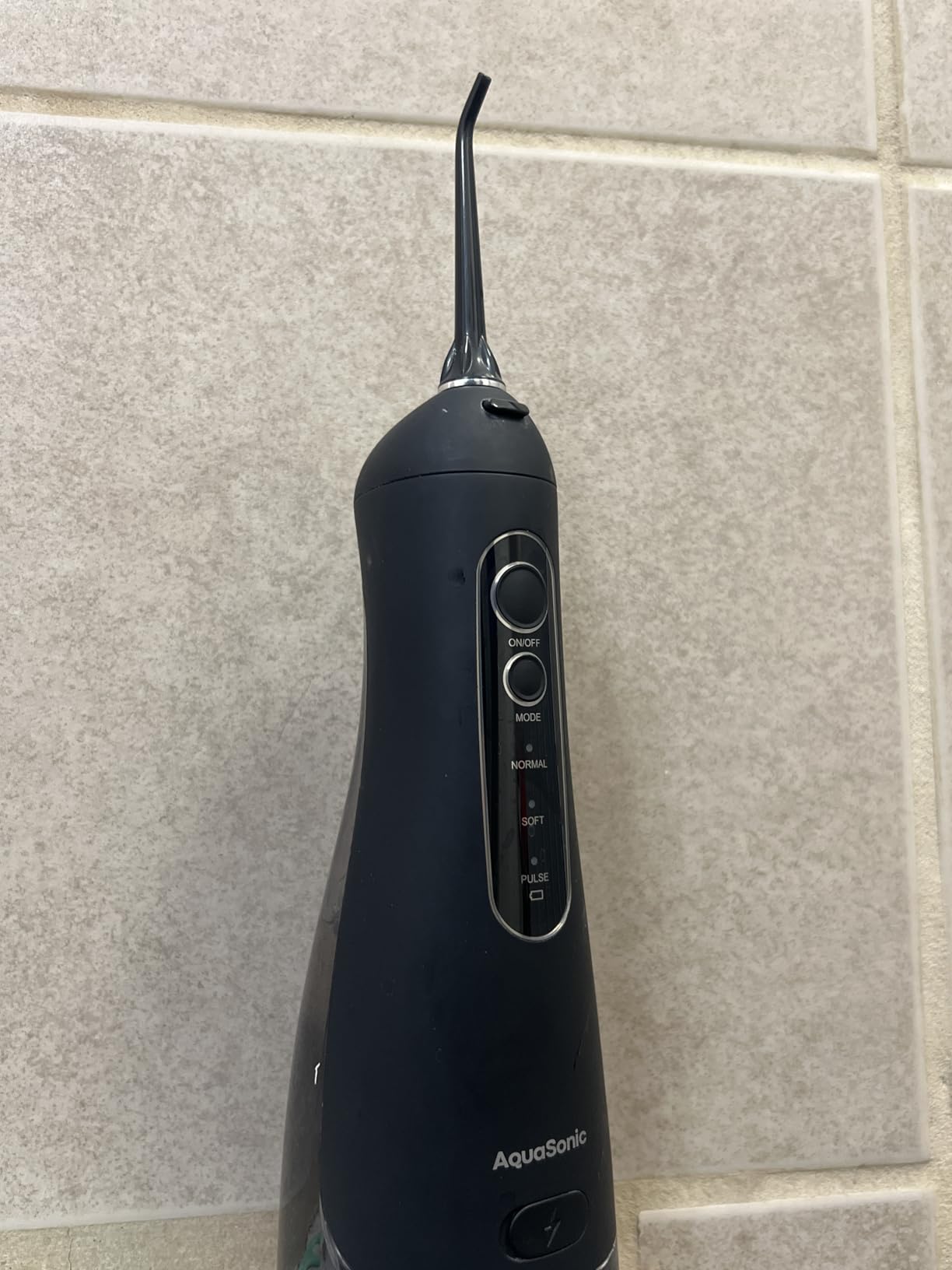 Aqua Flosser PRO - Rechargeable Electric Cordless Water Flosser for Teeth, Gums & Tongue - Waterproof Modern Design, 300ml Large Tank, 3 Modes, 6 Jet Tips, Deluxe Tongue Nozzle - Black customer photo 1