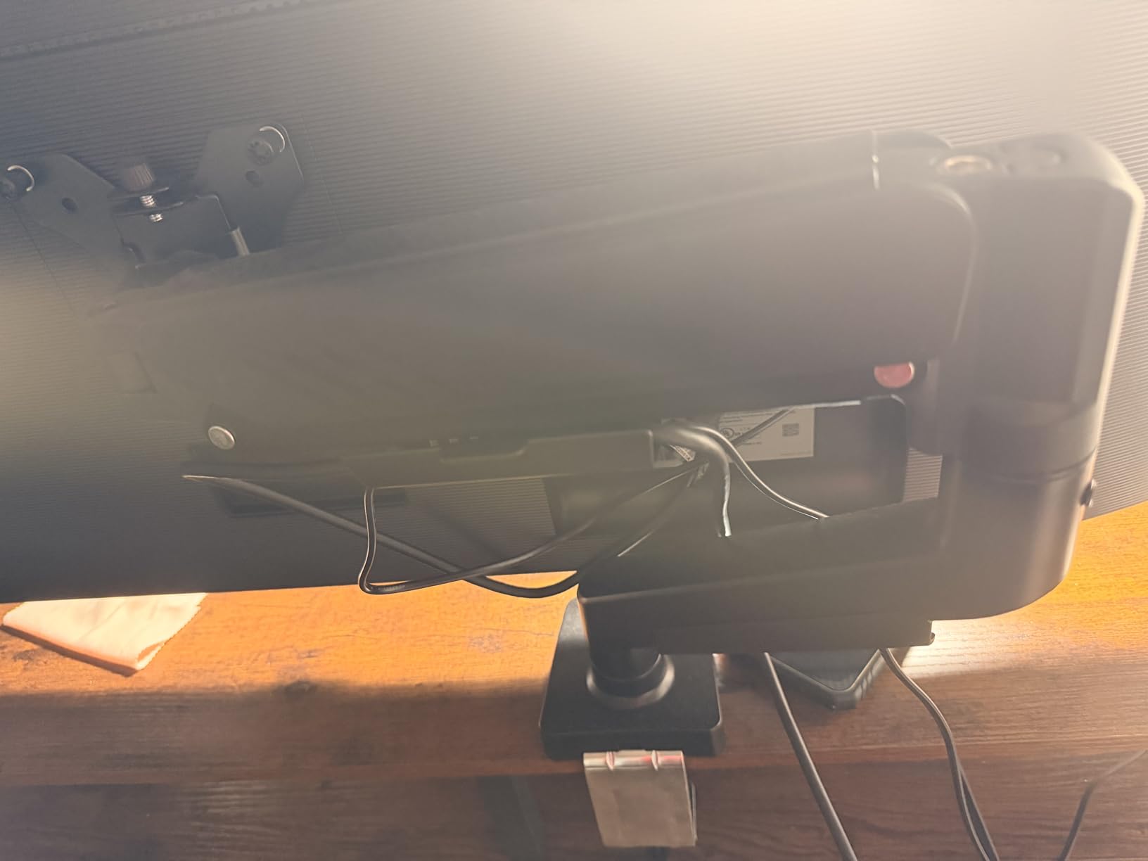 MOUNT PRO Ultrawide Single Monitor Arm for 22