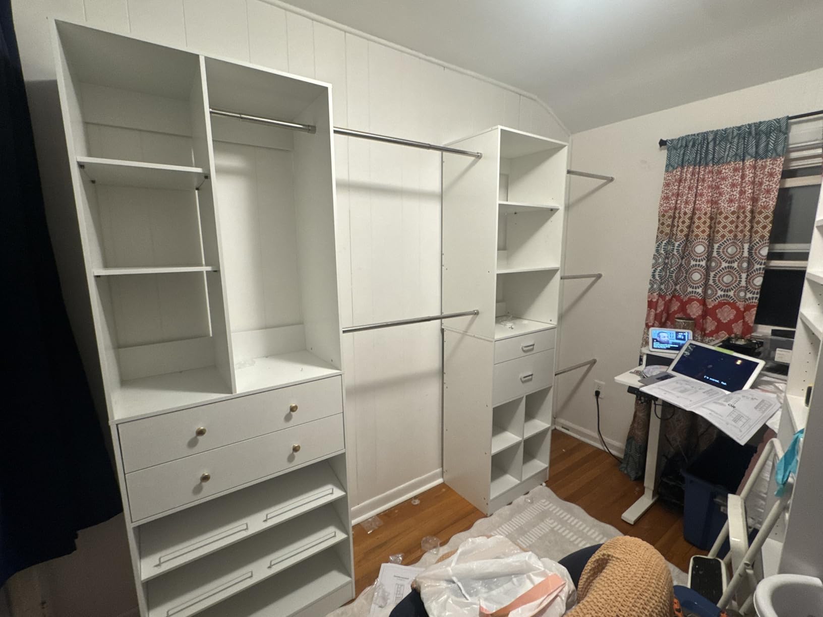 Besiost Closet System, Up to 134