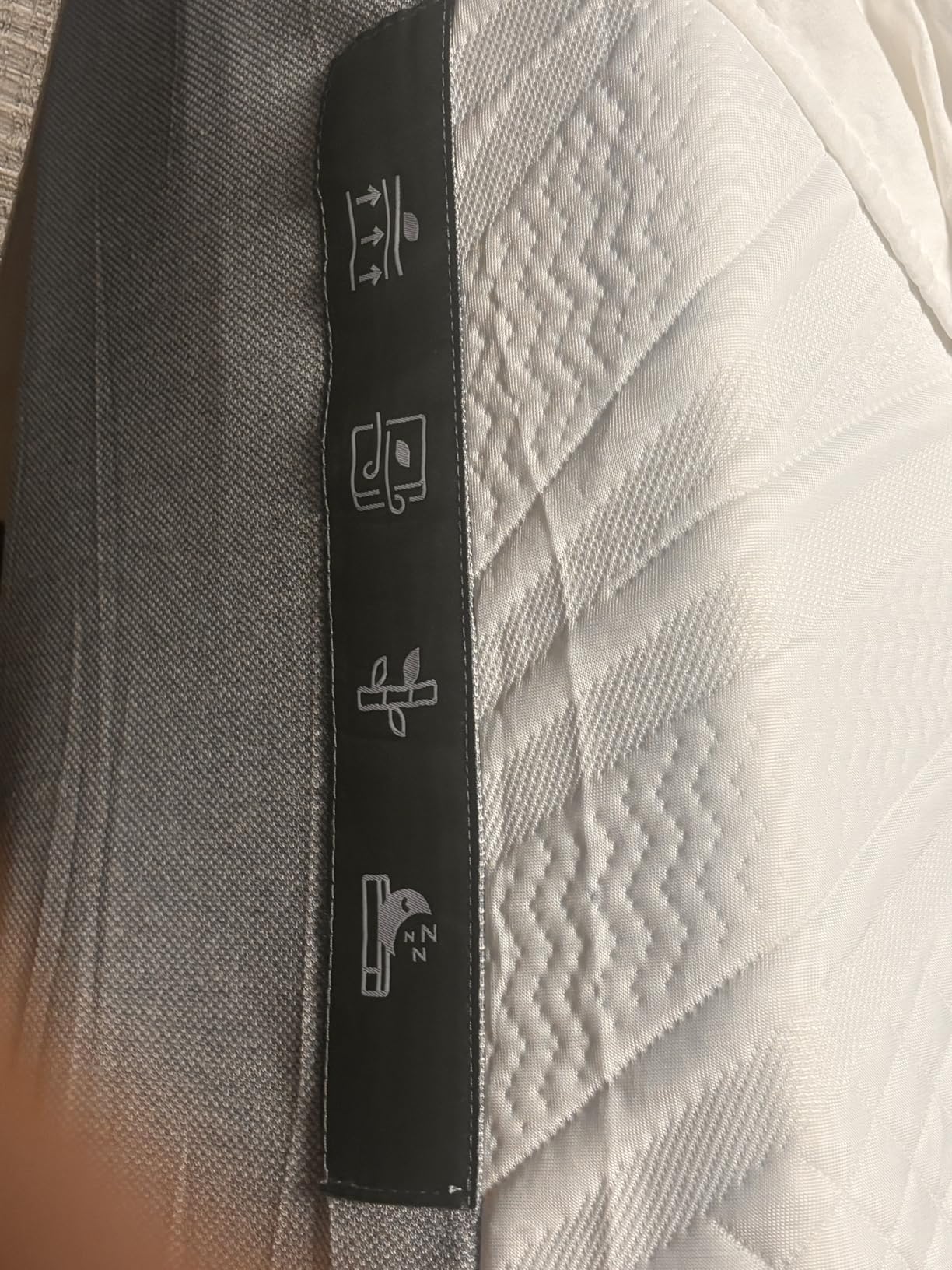 Novilla Queen Mattress 14 Inch, Gel-Infused Bliss Cooling Queen Memory Foam Mattress in a Box with Cool-Touch Nylon Cover, Pain Relief & Spinal Support customer photo 2