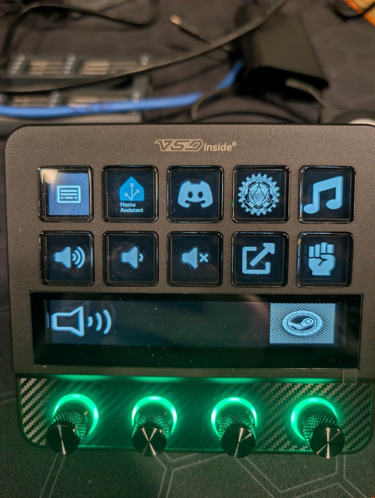Macro Pad Streaming Deck with Programmable Keys and Audio Mixer for OBS customer photo 1