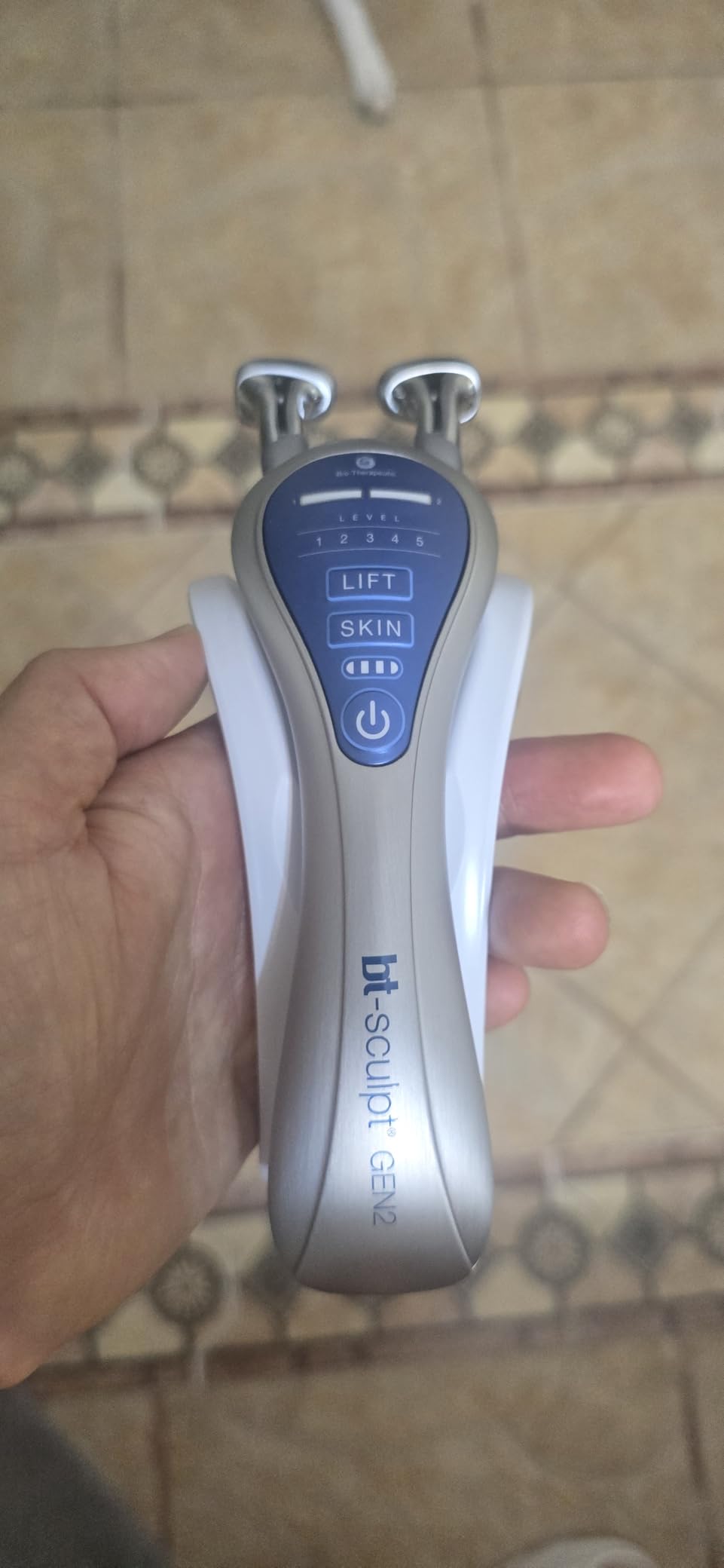 bt-Sculpt GEN2, Microcurrent Facial Lifting, Sculpting, and Firming with Proprietary Kinesthetic Lifting for Home use (White) customer photo 2