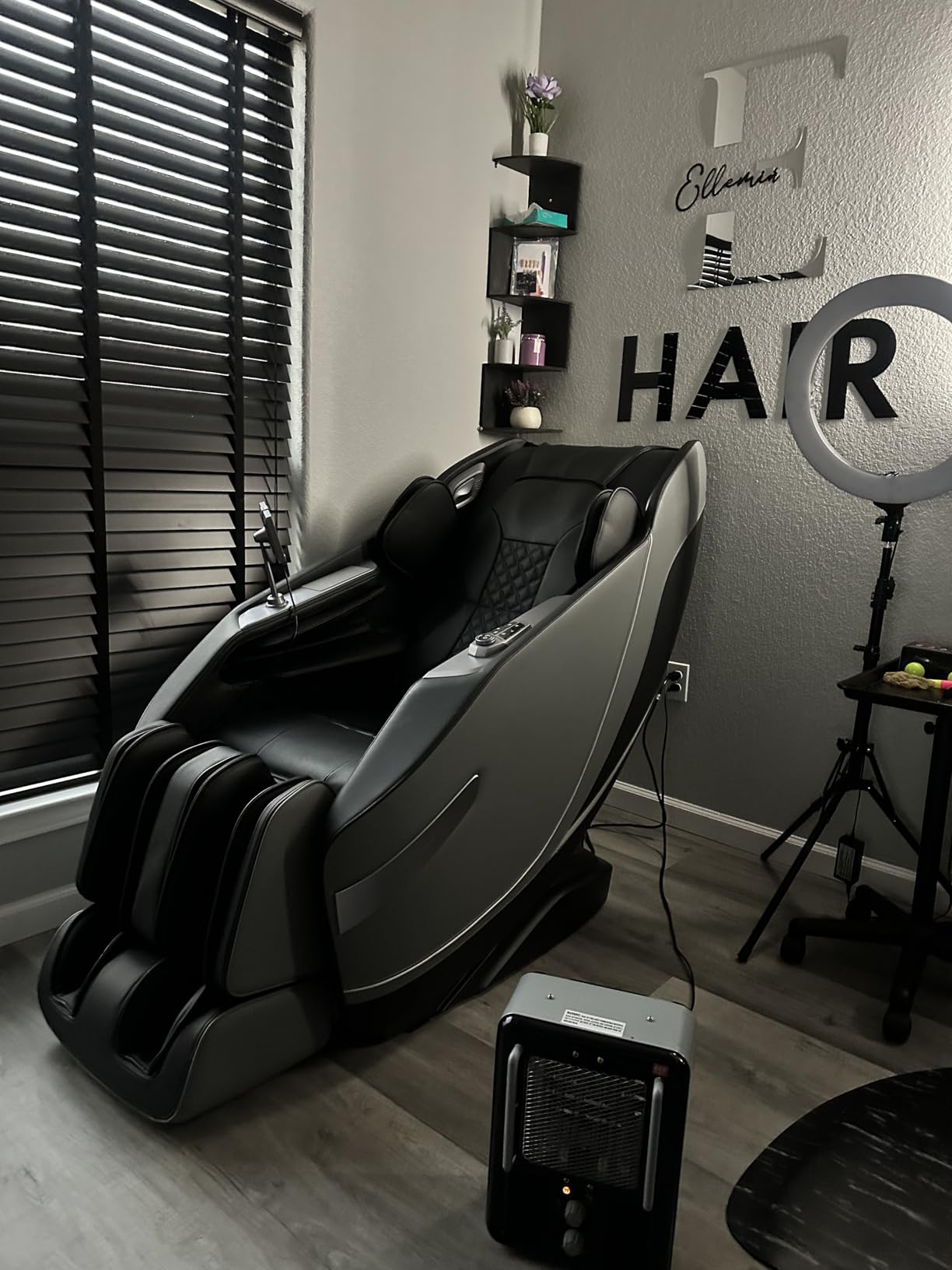 Massage Chair Full Body Zero Gravity, 3D SL-Track Shiatsu Massage with Unique Rocking Sleep Mode, Upgraded Calf & Knee Massage (+11cm) for Tall People, Wireless Charging &Touch Screen,Black customer photo 2