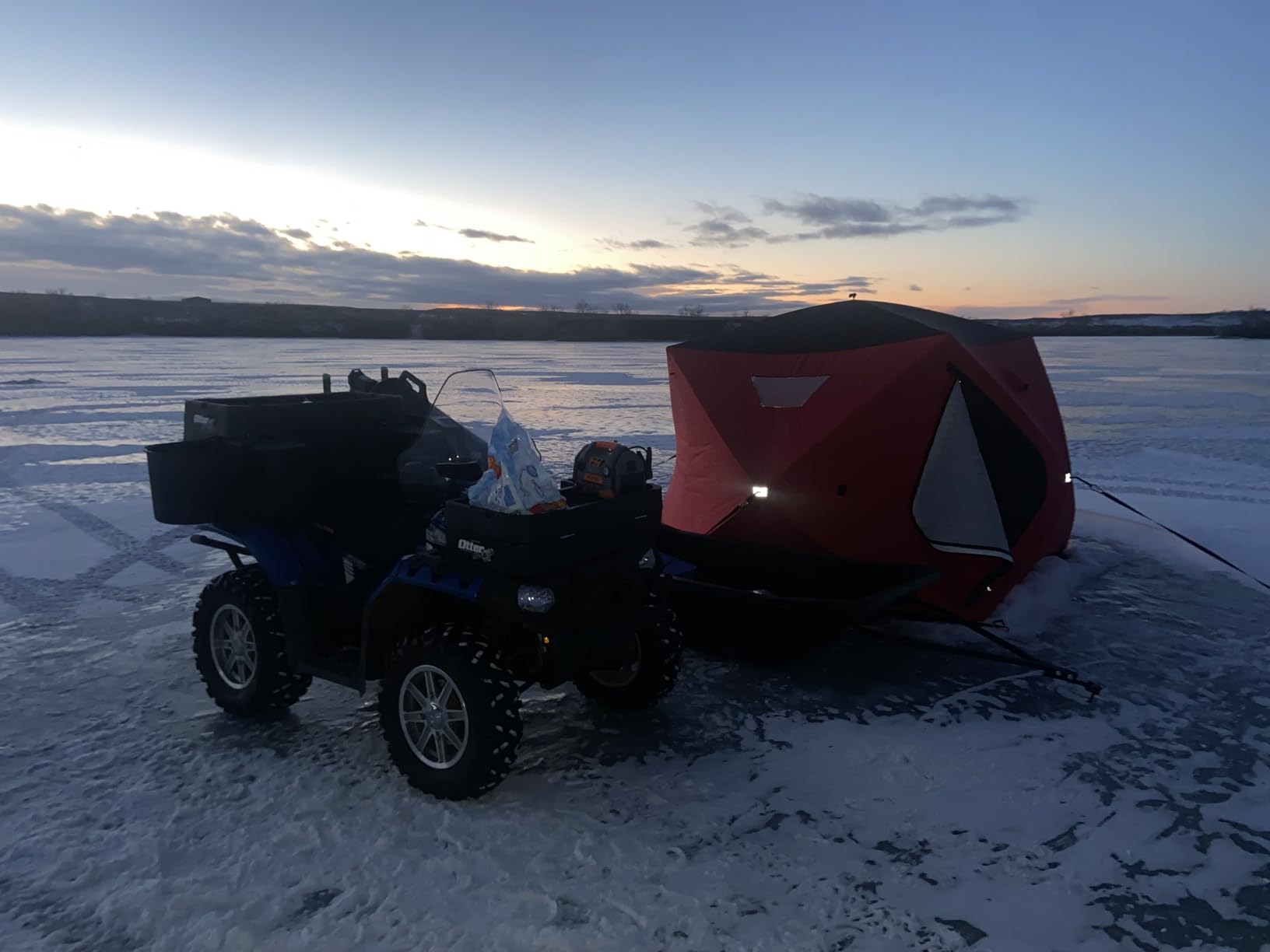 Albott Insulated Pop-Up Ice Fishing Tent, 4-10 Person customer photo 2