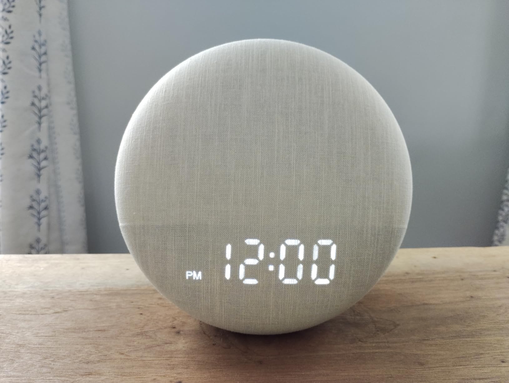 Dreamegg Sunrise 2 - Sunrise Alarm Clock, Sound Machine for Sleep, Favorites Mode, Sleep Routines, Dimmable Night Light, 29 Soothing Sounds, White Noise Machine, Wake Up Light for Bedrooms (Cream) customer photo 2