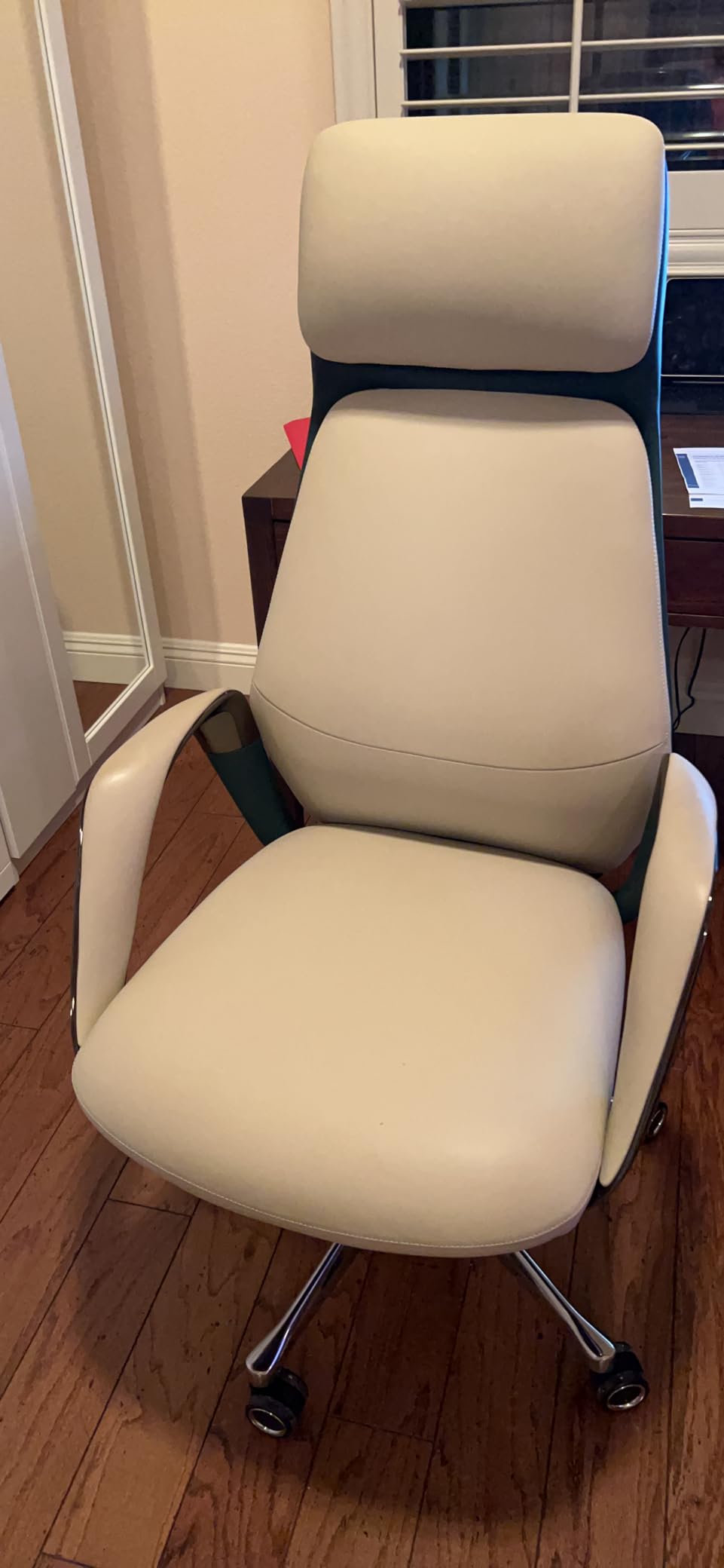 EUREKA ERGONOMIC Serene Executive Office Chair, Premium Nappa Leather High Back Boss Chair with Aluminum Base, Ergonomic Chair with Lumbar Support & Recline, Heavy Duty for Long-Hour Comfort, Brown customer photo 1