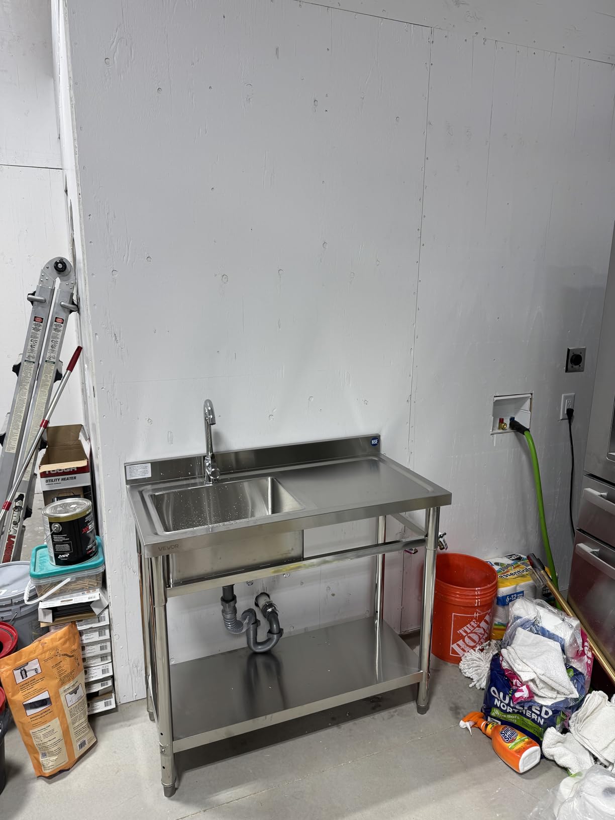 VEVOR Stainless Steel Utility Sink, Free Standing Single Bowl Commercial Kitchen Sink with Faucet, 39.4 x 19.7 x 37 in customer photo 1
