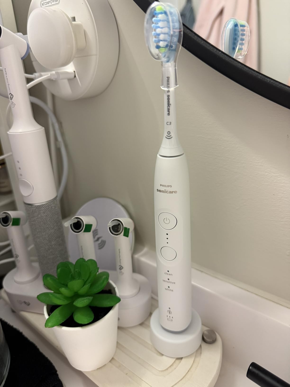 Philips Sonicare 6500 Series Electric Toothbrush - Next-Generation Sonicare Technology, Pressure Sensor, 9 Brushing Settings, SmarTimer, BrushPacer, 21-Day Runtime, Travel Case, White, HX7410/10 customer photo 2