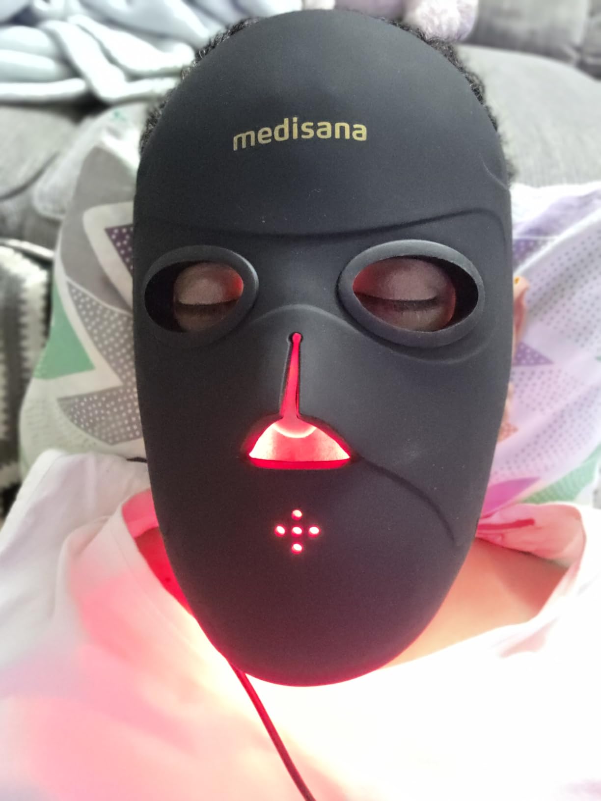 Medisana 3D Red Light Therapy Mask for Face, 336 LEDs Light Therapy Mask with 3 Modes - NIR 830nm, Red 630nm, Blue 415nm - Cordless & Rechargeable LED Face Mask for Home, Skincare Gifts for Women Mom customer photo 1
