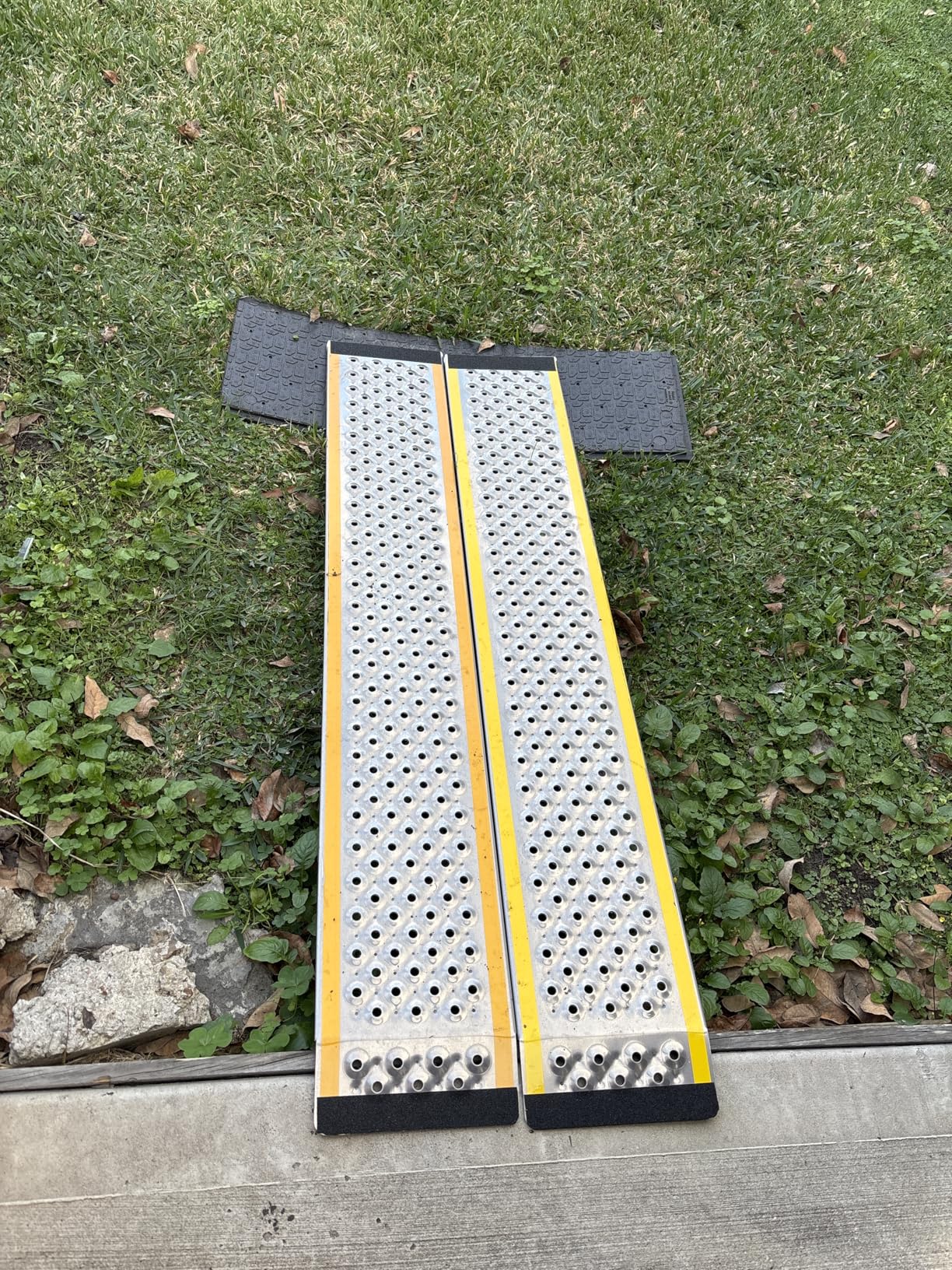 VNN Tri-fold Aluminum Loading Ramp - 85