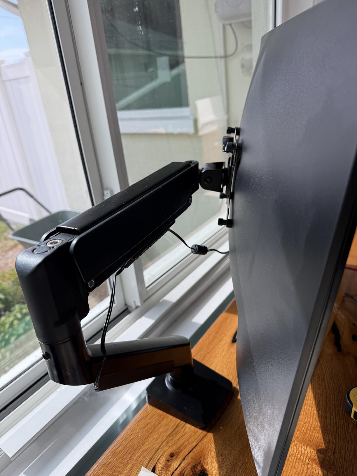 ErGear Triple Monitor Mount, Fully Adjustable Gaming 3 Monitor Desk Mount for 17 to 32 inch Computer Screens, Swivel, Tilt, Rotation, C-Clamp & Grommet Base customer photo 1