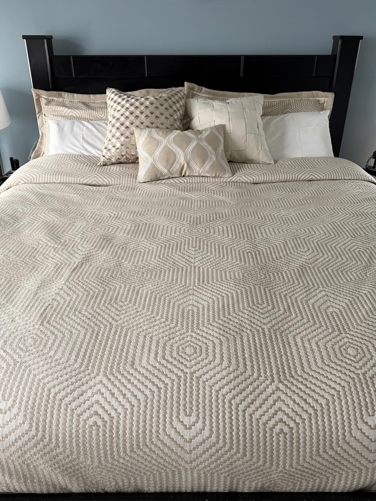 Madison Park Signature King Luxury Jacquard Comforter Set, Removable Duvet Cover with Insert, Oversized Overfilled Bedding, Hand-Guided Embroidered Texture Accents, Geometric Ivory, 9-Piece customer photo 1