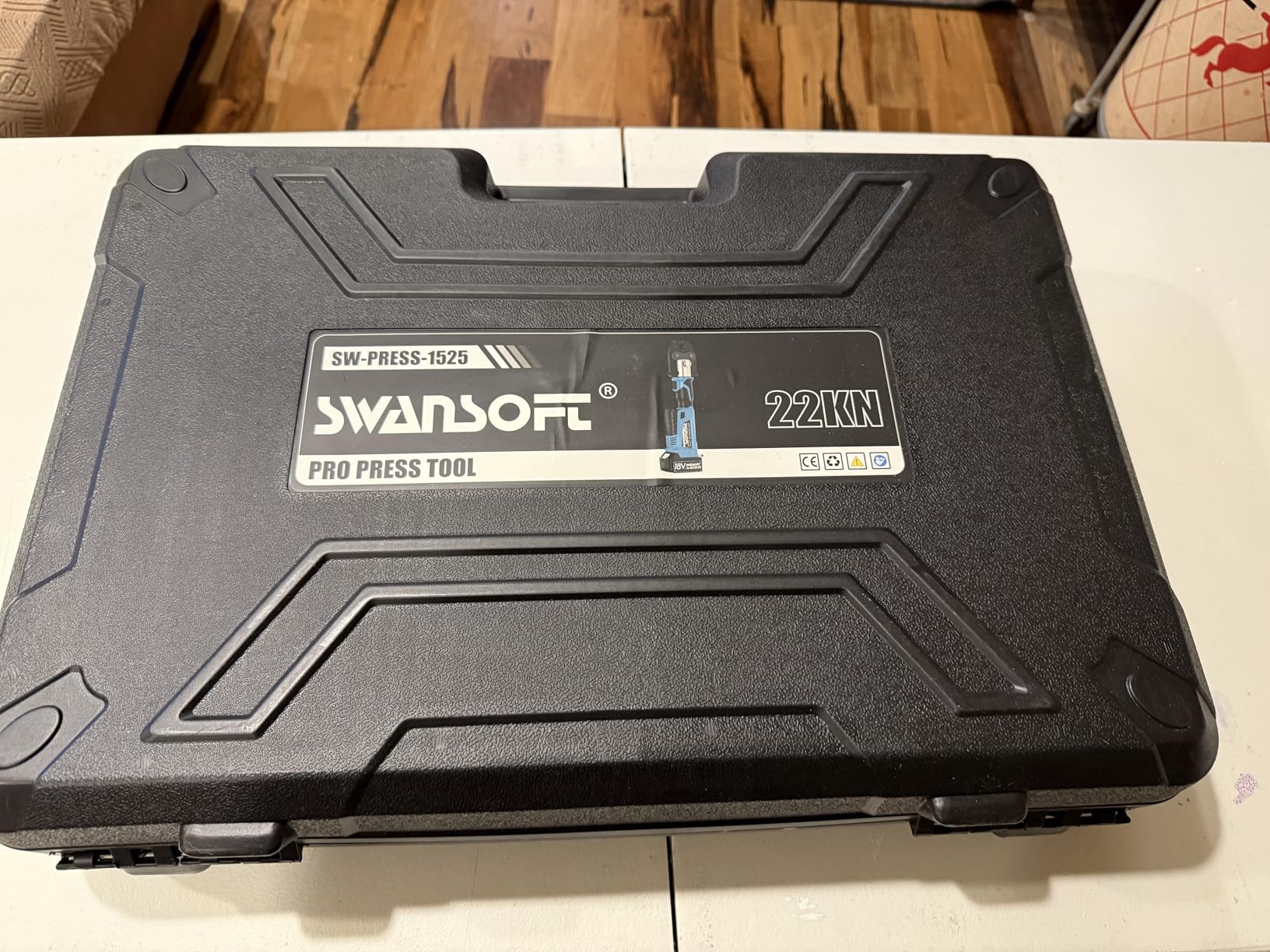 SWANSOFT Pro Press Tool, 18V 4Ah Battery Electric Hydraulic Crimping Tool for Copper Pipes with 3 US Compact VUS 1/2