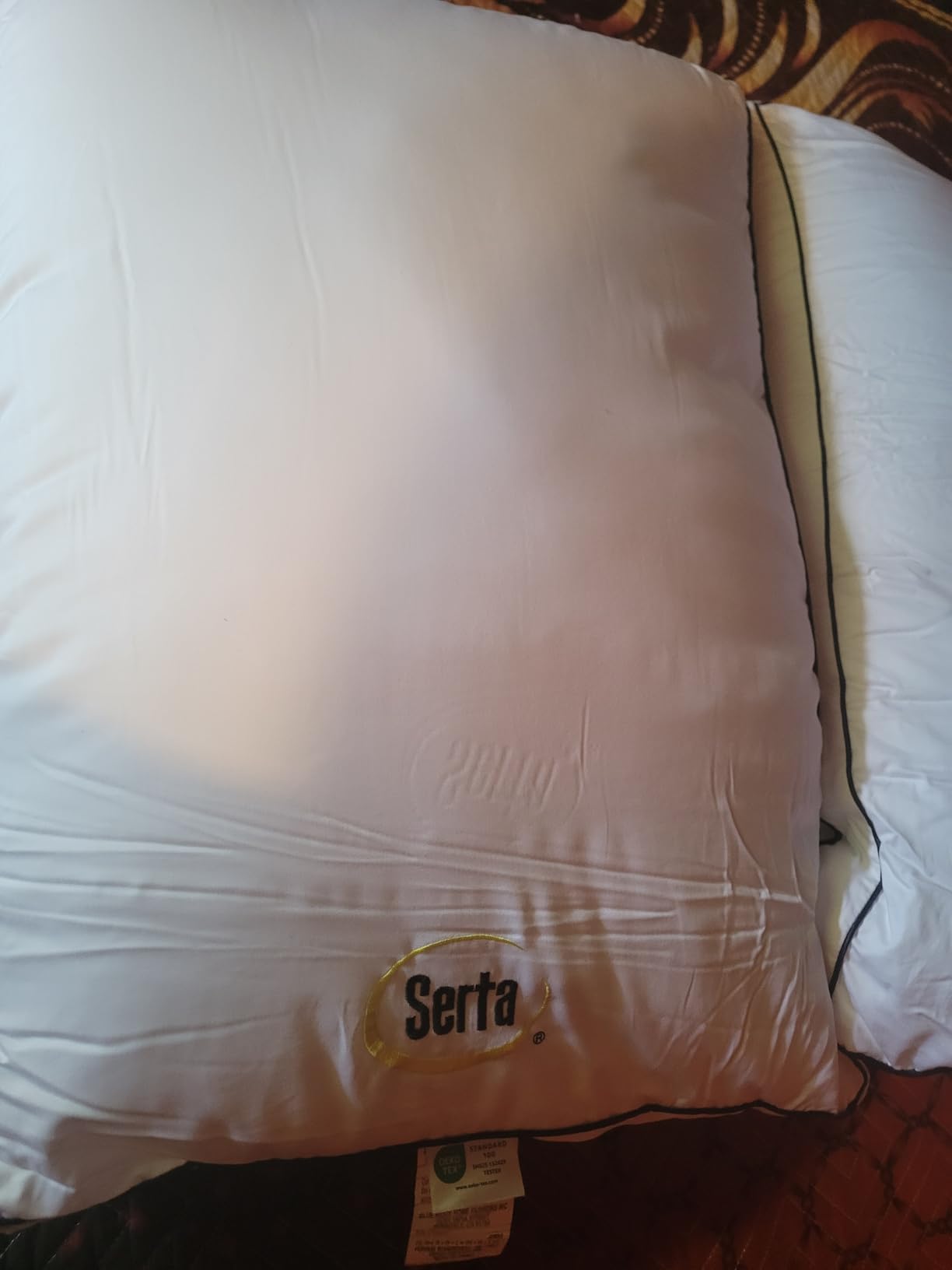 Serta Hotel Collection Bed Pillows Queen/Standard Size Set of 2, 400 Thread Count 100% Cotton Cover, Medium Soft, Support Gusseted Down Alternative Pillow for Back, Stomach or Side Sleepers, 18