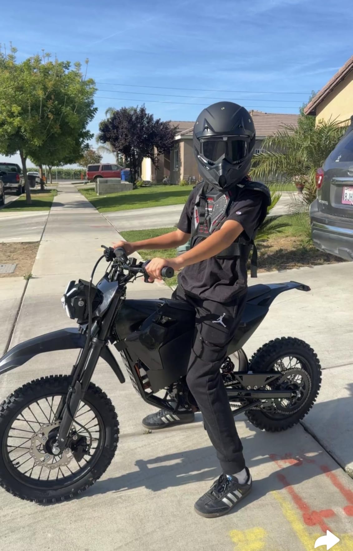 Electric Dirt Bike for Adults, 3600W Motor 50MPH Top Speed, Off-Road Motorcycle with High-Capacity Integrated Battery, 60V 28.8Ah, Hydraulic Brakes & Full Suspension, E-Bike for Teens customer photo 2