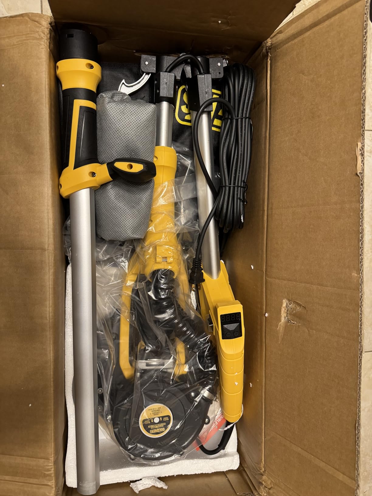 Drywall Sander, 950W 8.5A Electric Drywall Sander with Vacuum Dust Collector, 9 Variable Speed 800-2100RPM, 26FT Power Cord, Wall Sander for Popcorn Ceiling, Pole Sander for Drywall (Yellow) customer photo 2