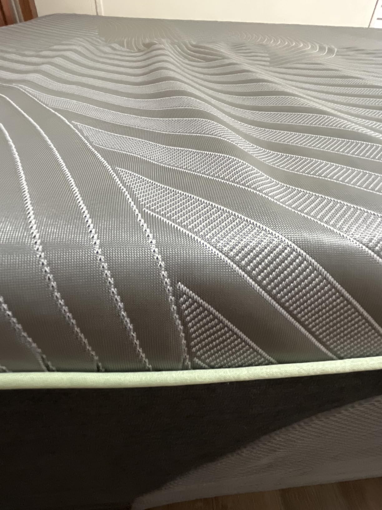 Novilla King Size Mattress 12 Inch, Gel Memory Foam Mattress King with AiryFlow Cooling System for Cool Night, Pressure Relief, Ergonomic Support customer photo 2