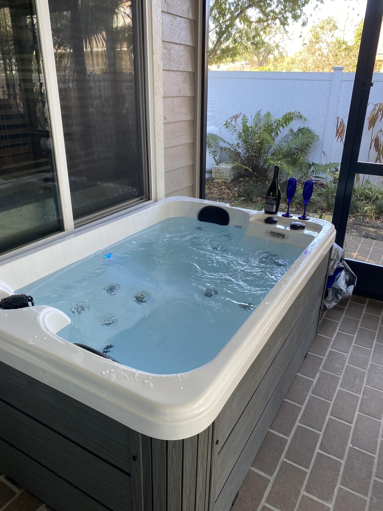 Jocisland 4 Person Outdoor Hot Tub with 23 Stainless Steel Jets, 110V Acrylic Plug & Play Hot Tub with LED Lights & Waterfall, 4-Person Seating Spa with 2 Filters, Cover & 2HP Pump, Charcoal Gray customer photo 1