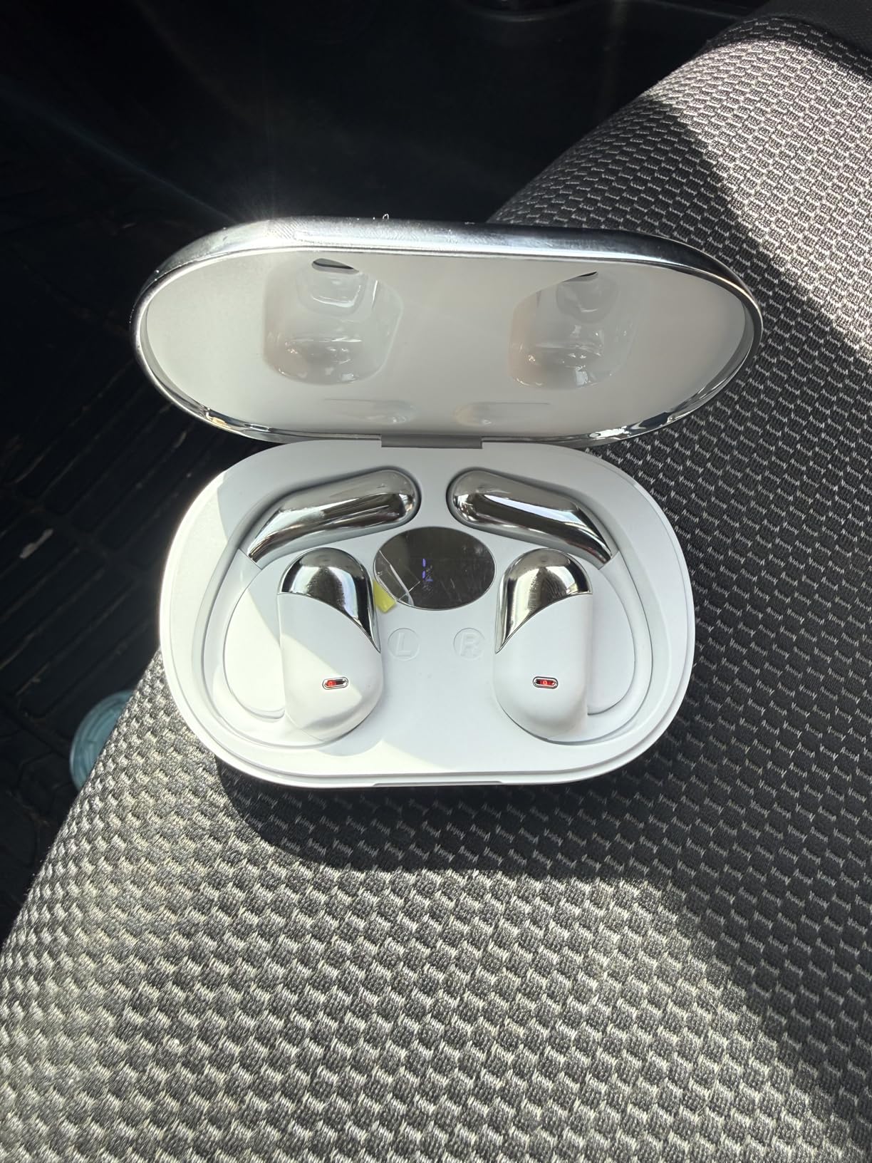 Paekole H7 AI Translation Earbuds: Real-Time 2-Way Language Translator Device, No Subscription Over Ear Translating Headphone(198+ Languages) for Face-to-Face & Travel, Audifonos Traductores - Black customer photo 1