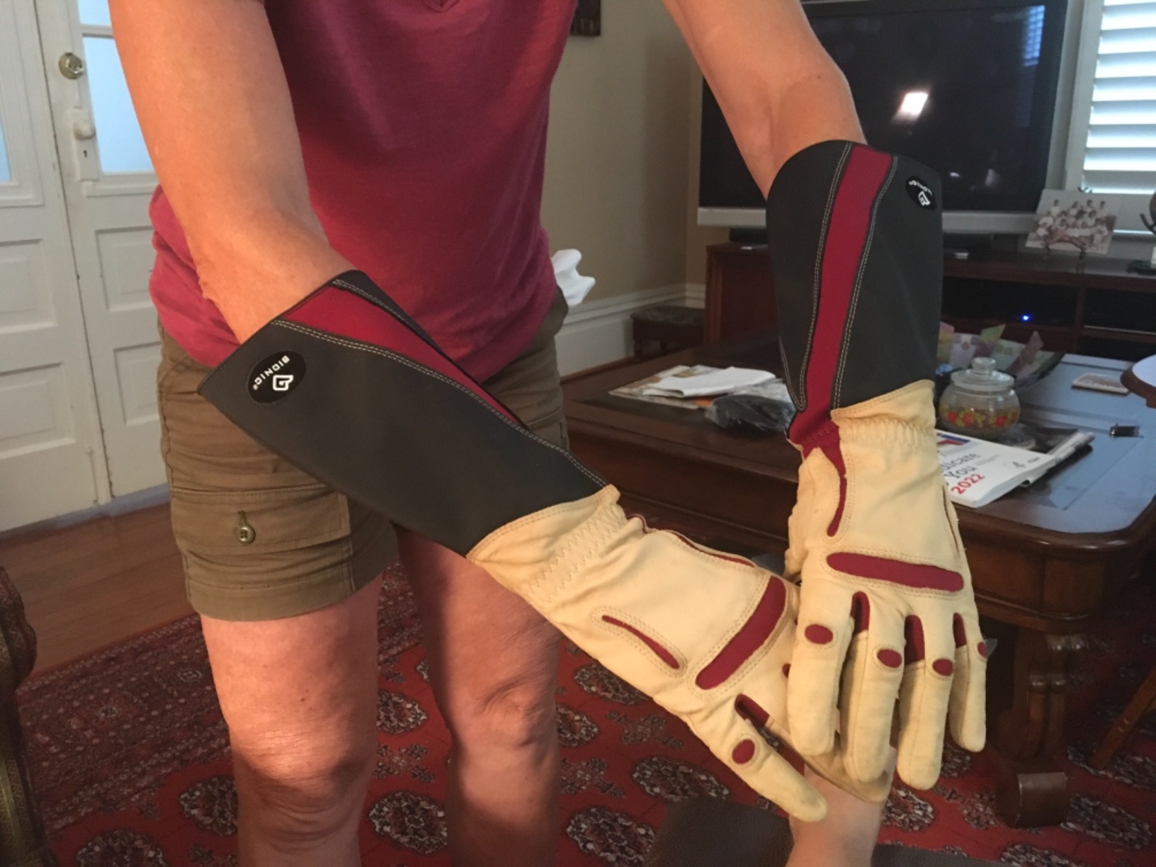 Bionic Women's Rose Pruning Gardening Gloves (One Pair) customer photo 2