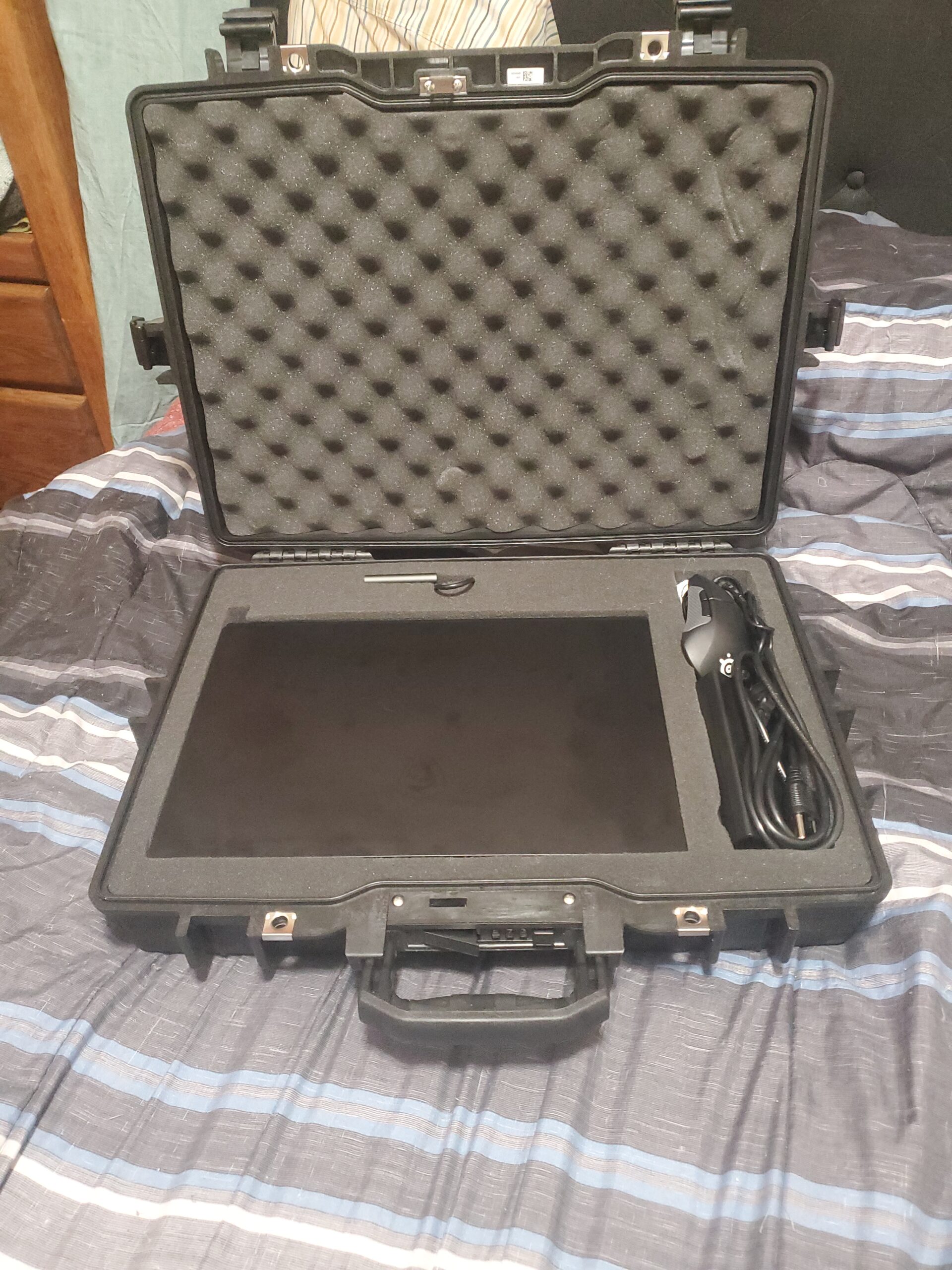 Pelican 1495 Case (Black) customer photo 2
