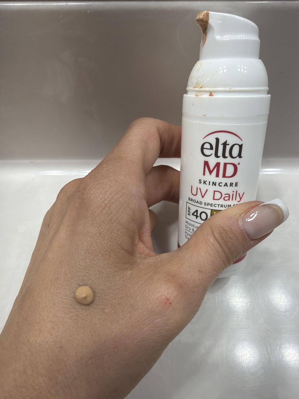 EltaMD UV Daily Face Sunscreen SPF 40 with Transparent Zinc Oxide customer photo 1