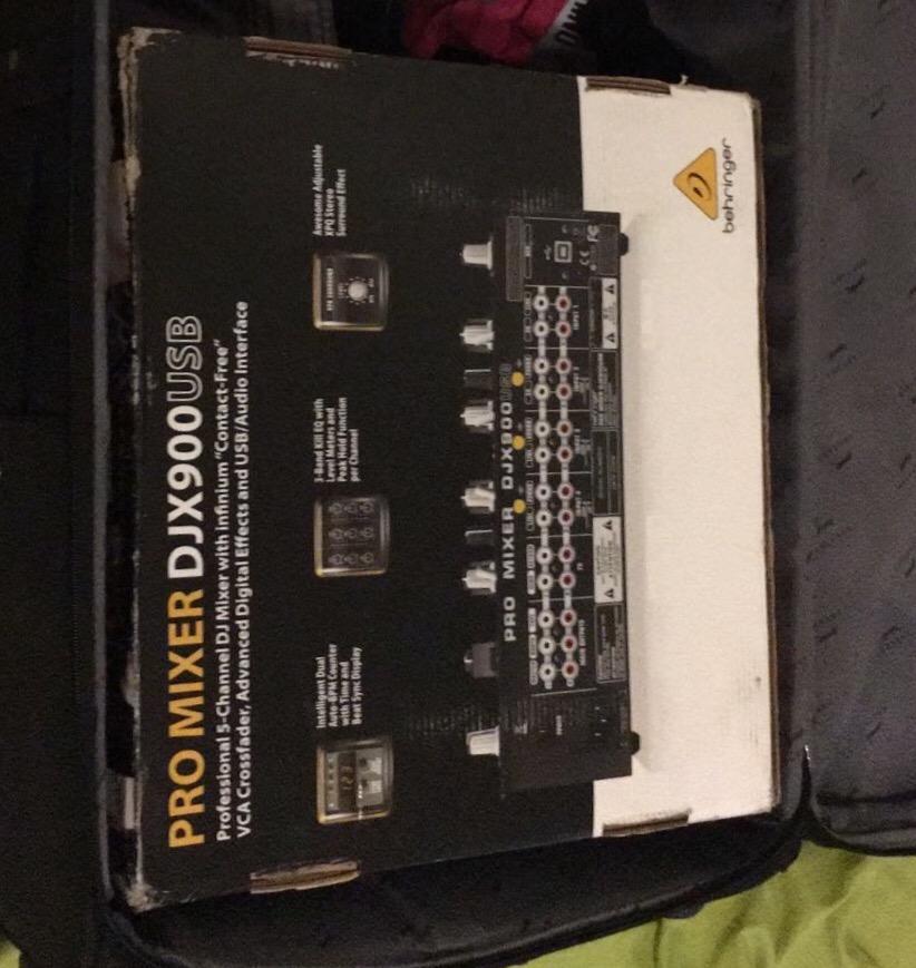 Behringer PRO MIXER DJX900USB Professional 5 Channel DJ Mixer with INFINIUM 'Contact-Free' VCA Crossfader, Advanced Digital Effects and USB/Audio Interface customer photo 1