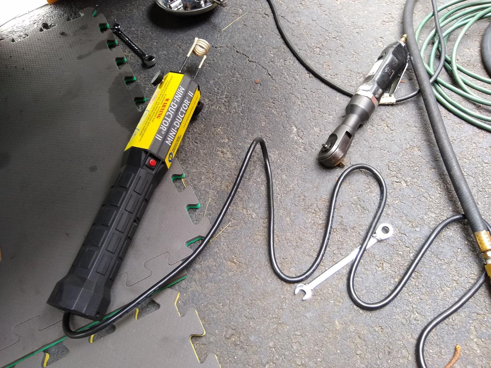 Induction Innovations - The Original Mini-Ductor II (MD-700) - Handheld Induction Heater with 3 Basic Coils, Rugged Carrier Case & Operations Manual to Safely Remove Nuts, Bolts, Bearings, & More customer photo 1