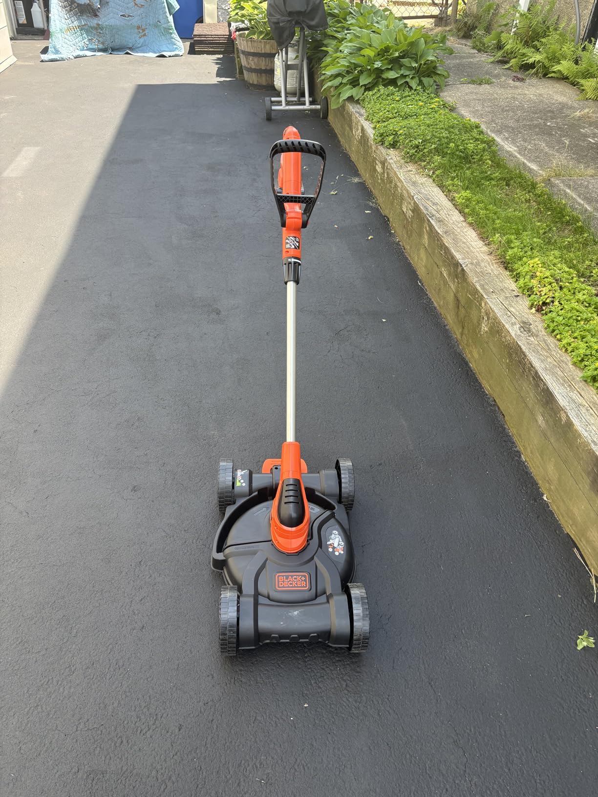 BLACK+DECKER Weed Eater, Lawn Edger and Cordless Lawn Mower 3 in 1 Combo, Includes (2) Batteries, Charger, 12 Inch Battery Powered String Trimmer and Lawnmower, Adjustable Length and Height (MTC220) customer photo 2
