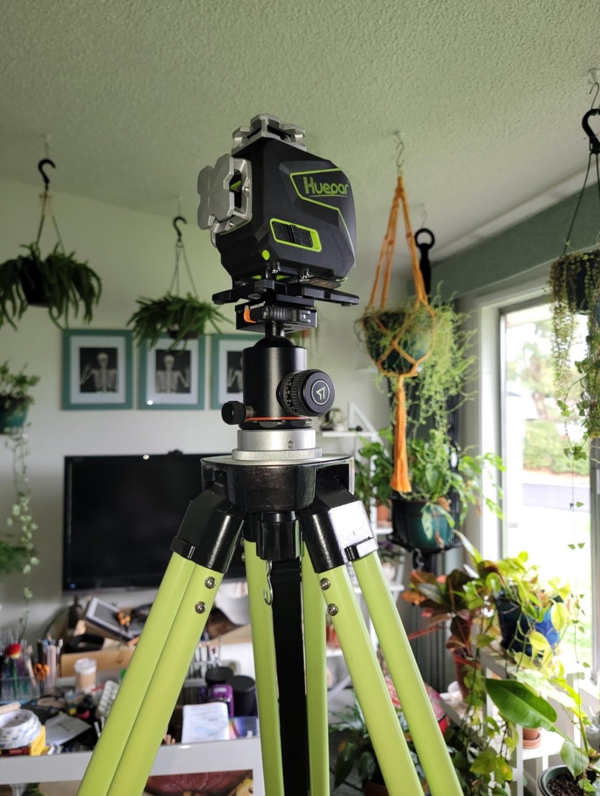 AdirPro Aluminum 5/8-Inch 11-Threaded Flat Head Tripod with Quick Clamp (Black) customer photo 1