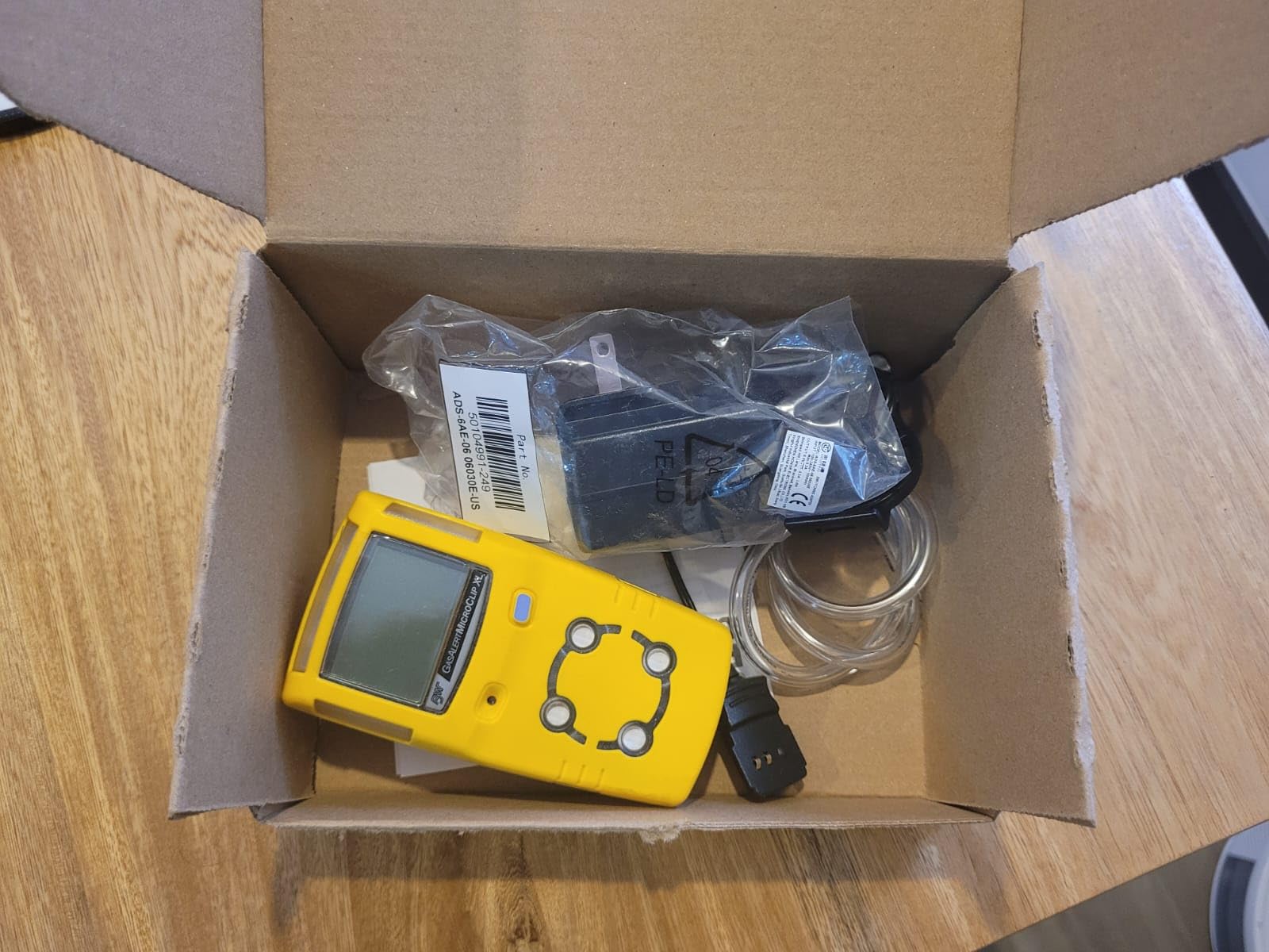 BW Technologies GasAlertMicroClip XL 4 Gas Detector, CO, H2S, LEL and O2, Yellow customer photo 1