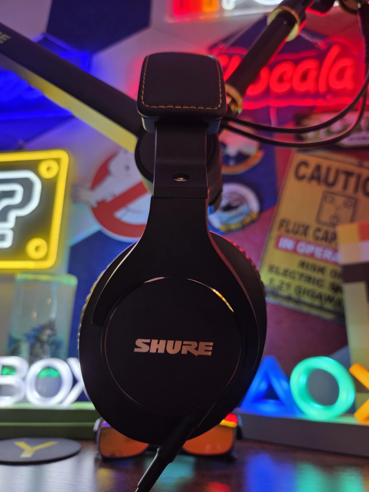 Shure SRH840A Professional Over-Ear Wired Studio Headphones for Recording, Mixing & Monitoring customer photo 2