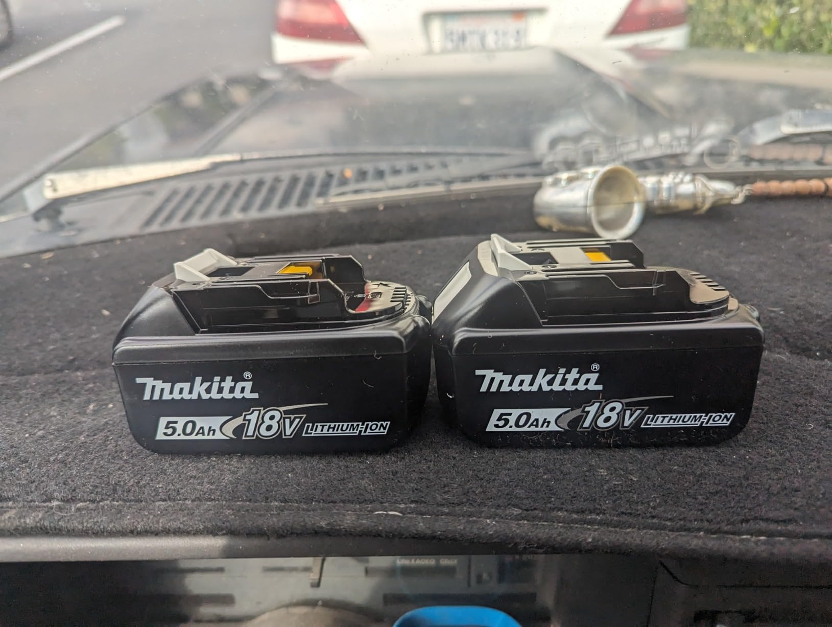 Makita BL1850B-2 18V LXT Lithium-Ion 5.0Ah Battery, 2/pk, Black customer photo 1