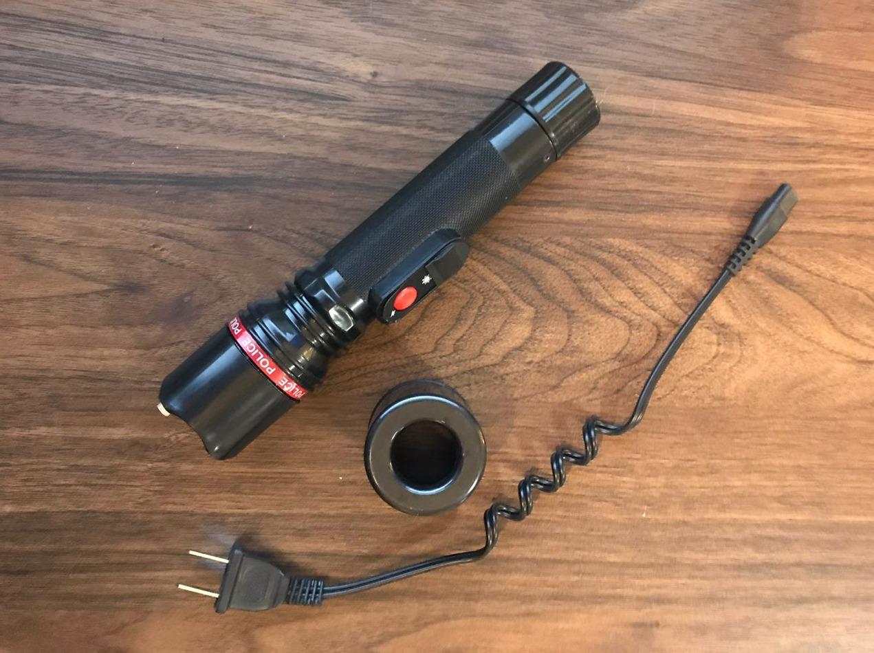 POLICE Stun Gun 305 - Rechargeable with LED Flashlight, Black customer photo 2