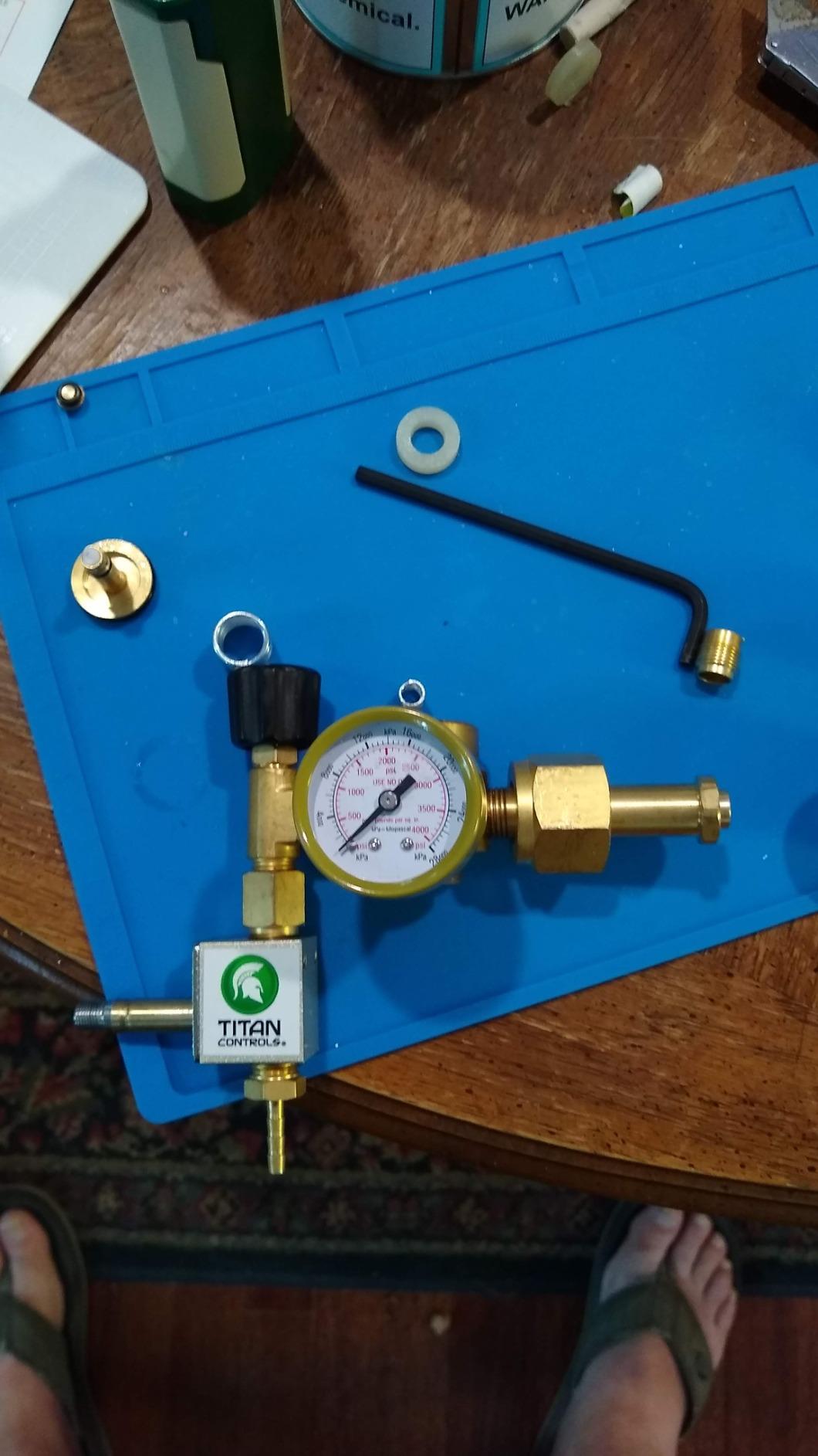 VIVOSUN Hydroponics CO2 Regulator System with Solenoid Valve Flowmeter customer photo 1