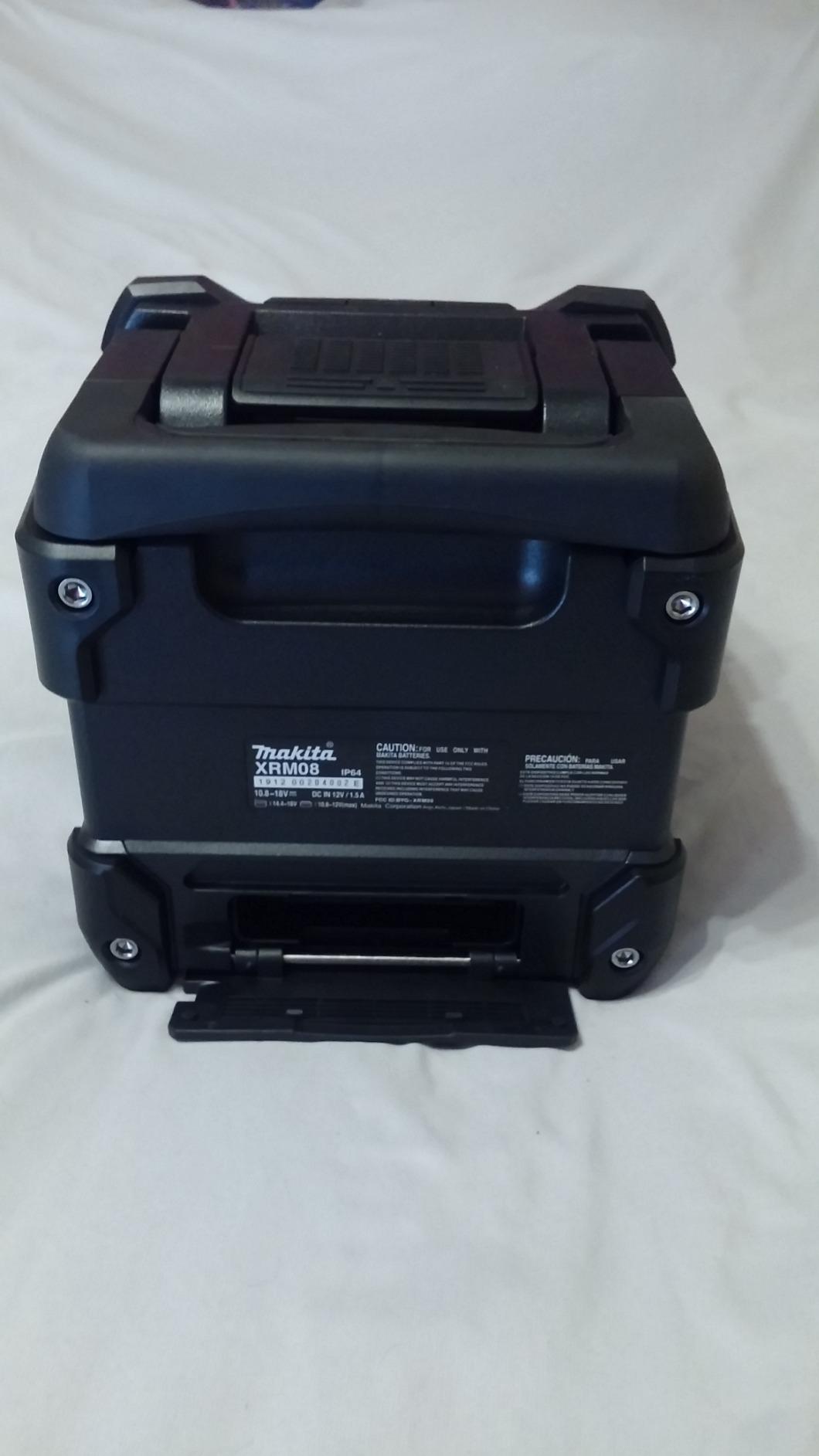 Makita XRM08B 18V LXT / 12V max CXT Lithium-Ion Cordless Bluetooth Job Site Speaker, Tool Only customer photo 2