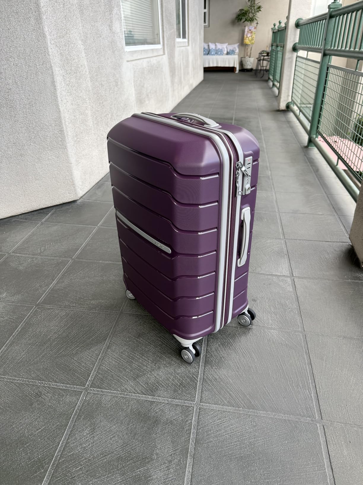 Freeform Hardside Carry-On Luggage with Spinner Wheels - Hardshell Suitcase - TSA, Airline-Approved - Expandable Hard Shell, Smooth Rolling Wheels for Lightweight Travel - Black customer photo 1