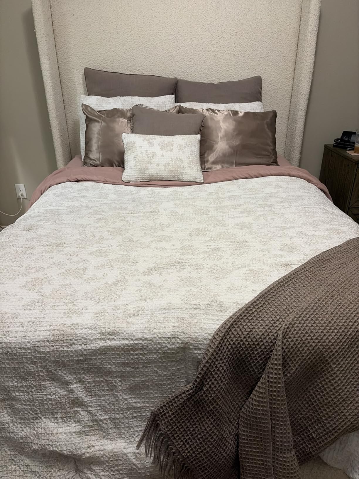 Queen Size 4 Piece Sheet Set - Comfy Breathable & Cooling Sheets - Hotel Luxury Bed Sheets customer photo 1