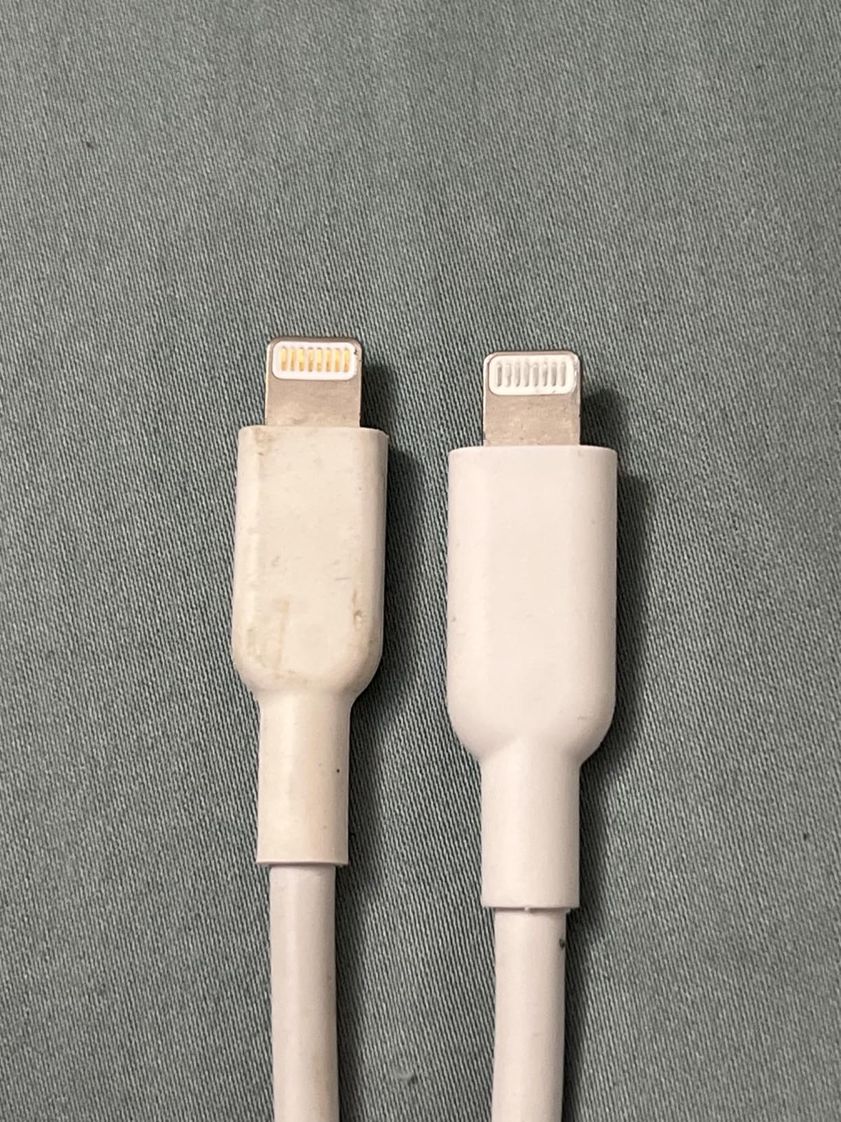 Anker Powerline II Lightning Cable, Apple MFi Certified, USB Charging/Sync Lightning Cord Compatible with iPhone 11 Series/SE/Xs/XR, and More (10FT, White) customer photo 2