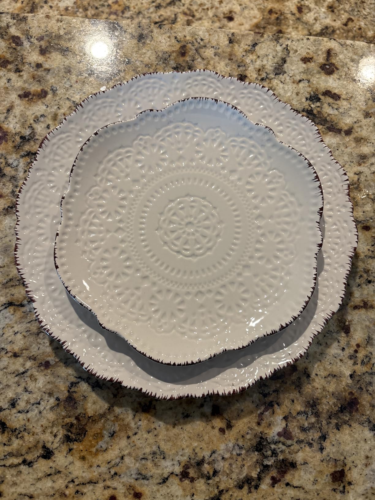 Pfaltzgraff Chateau Cream 16-Piece Stoneware Dinnerware Set, Service for 4, Off White customer photo 2
