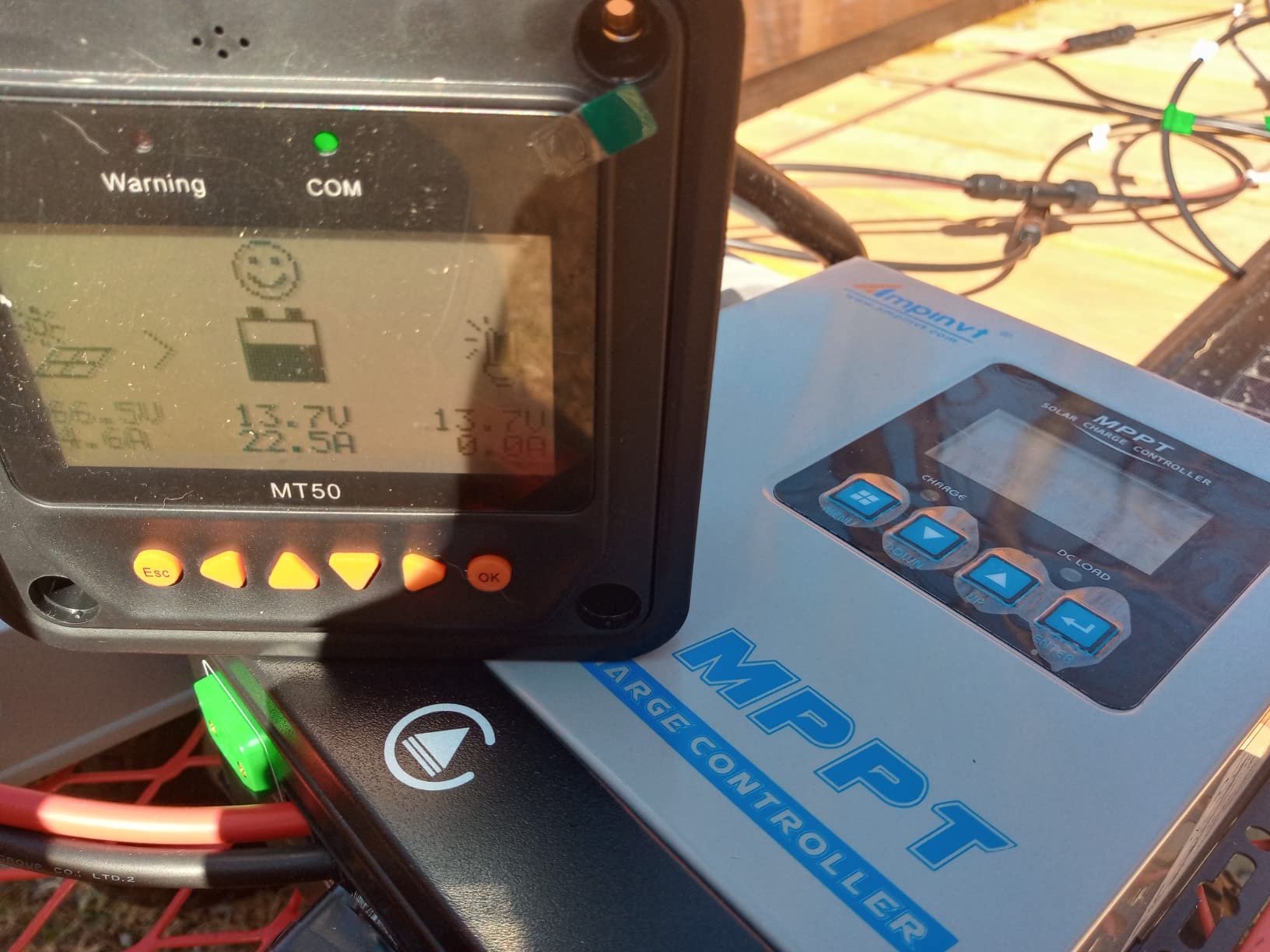 Victron Energy SmartSolar MPPT Solar Charge Controller (Bluetooth) - 100V, 50 amp, 12/24-Volt customer photo 2