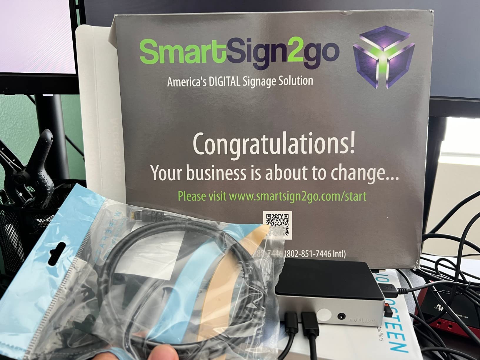 Lite Digital Signage UltraHD 4k Media Player with Easy-to-Use Cloud-Based Software (Includes 2-Week Free Software Trial) customer photo 1