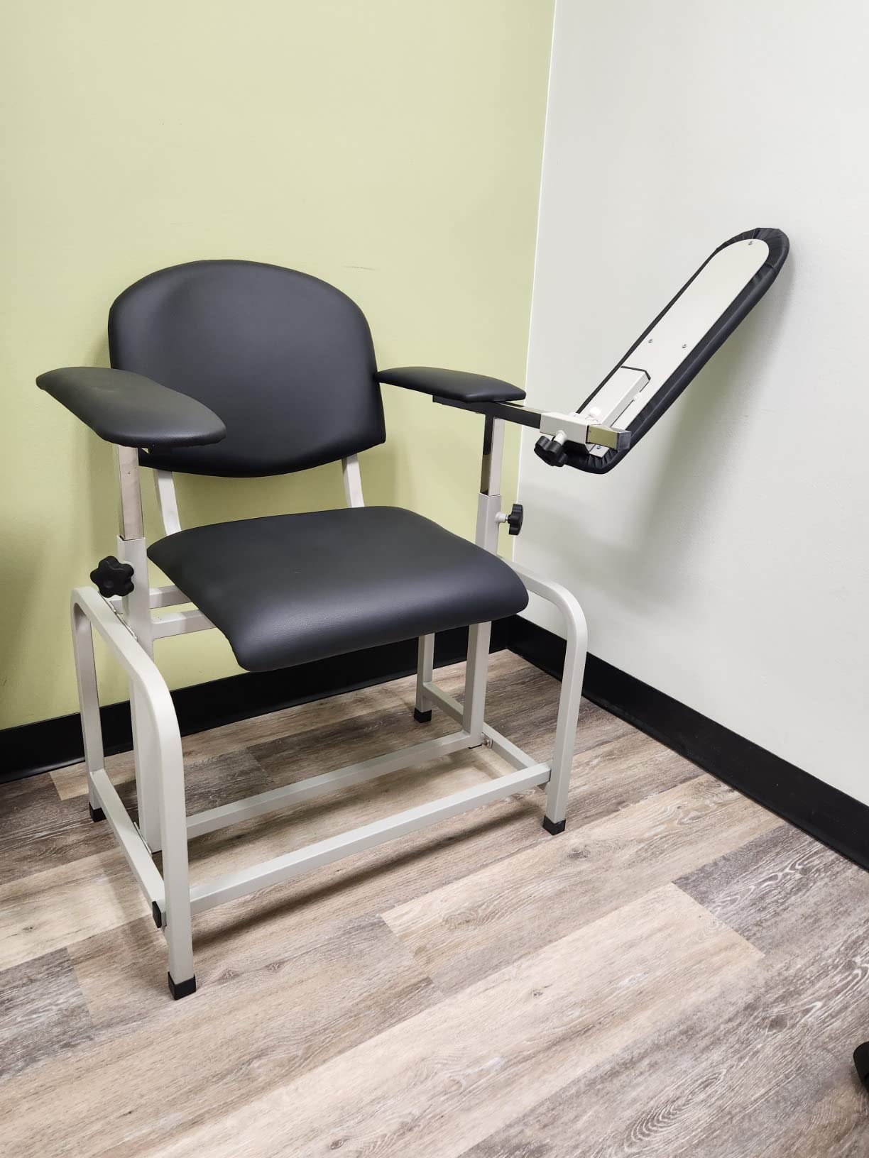VivaComfort Black 400 lbs Weight Capacity Phlebotomy Chair with Adjustable Armrest, Blood Draw Chair customer photo 1